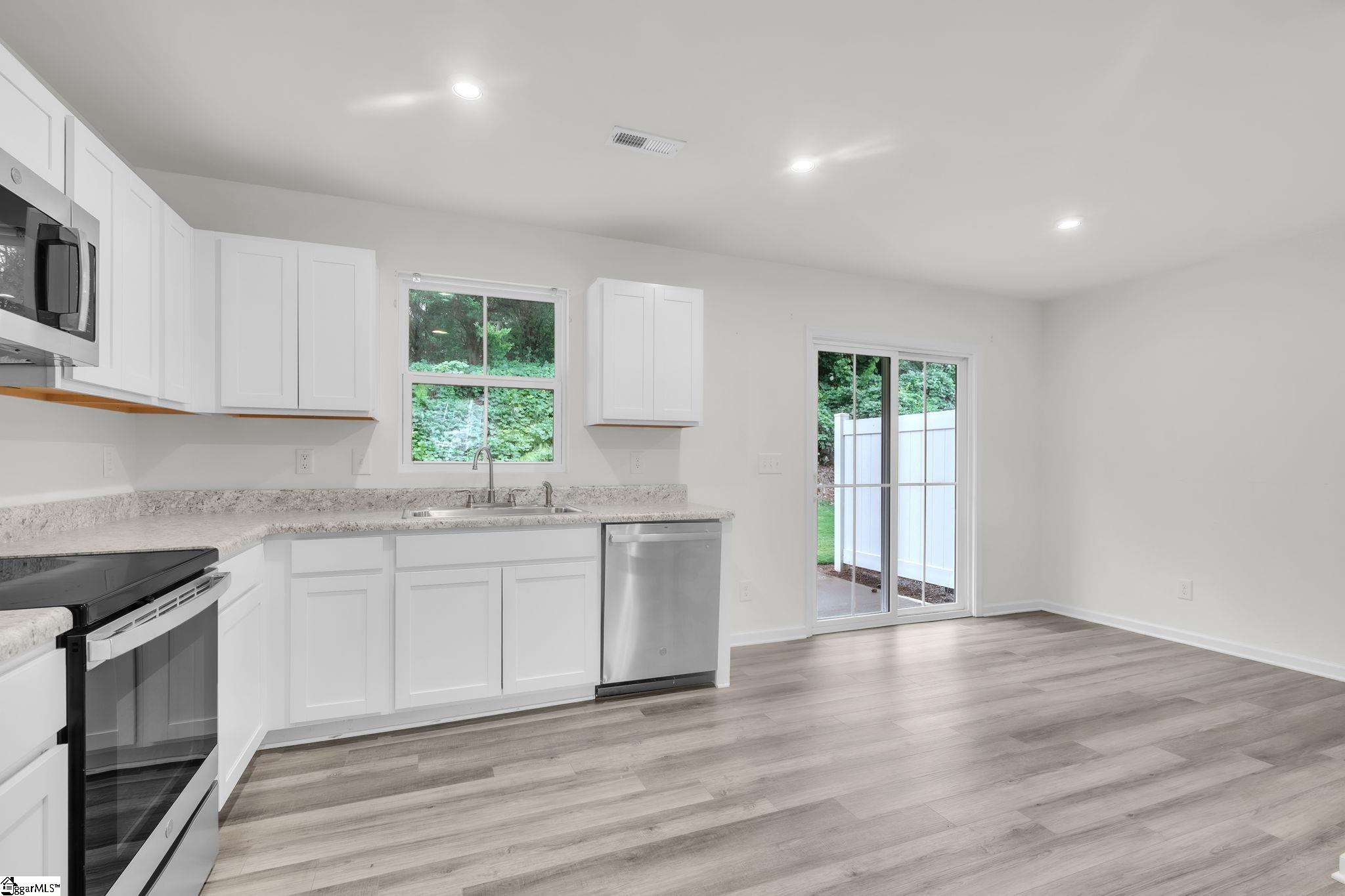 122 Fernside Court Property Photo 11
