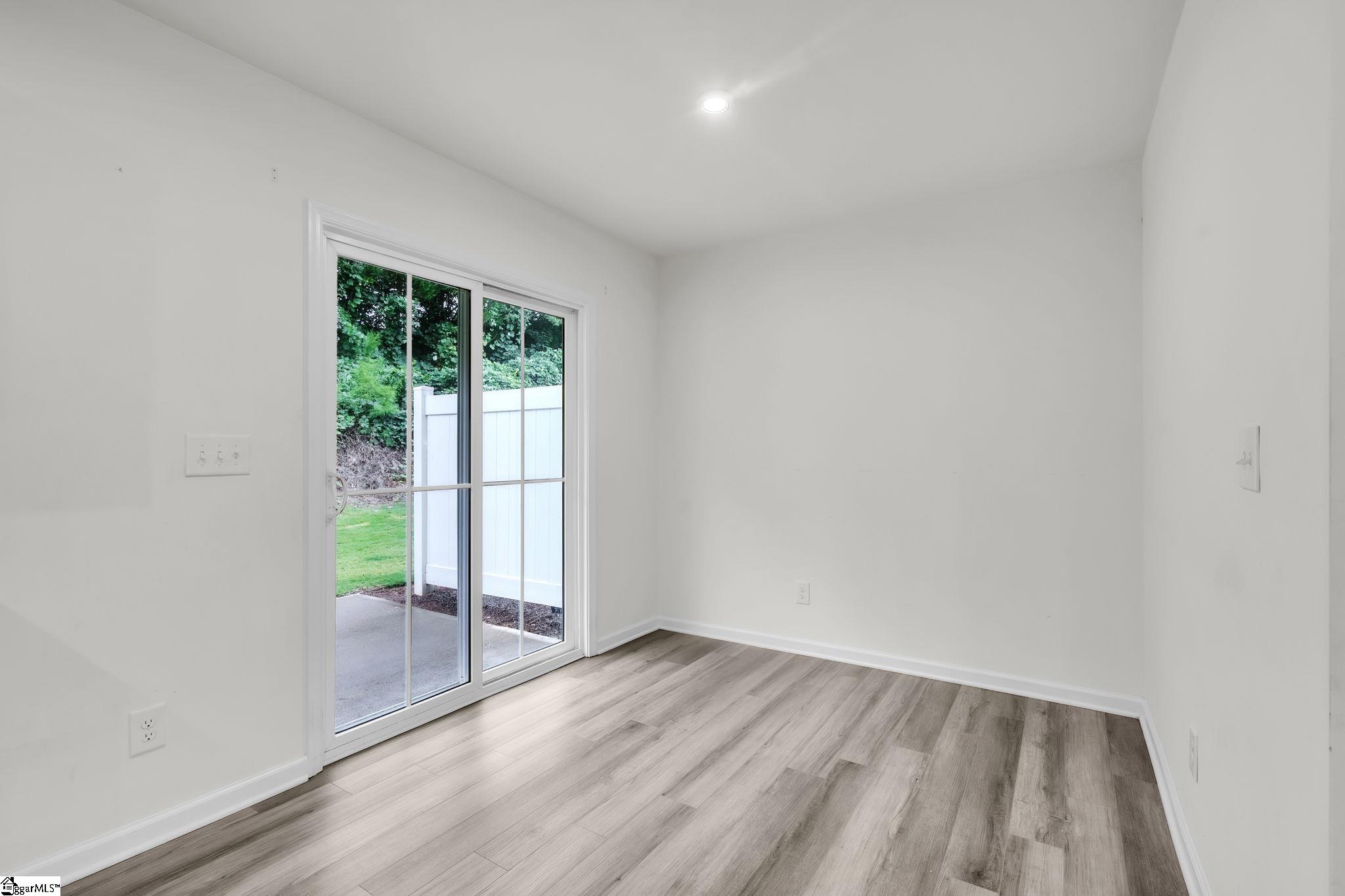 122 Fernside Court Property Photo 13