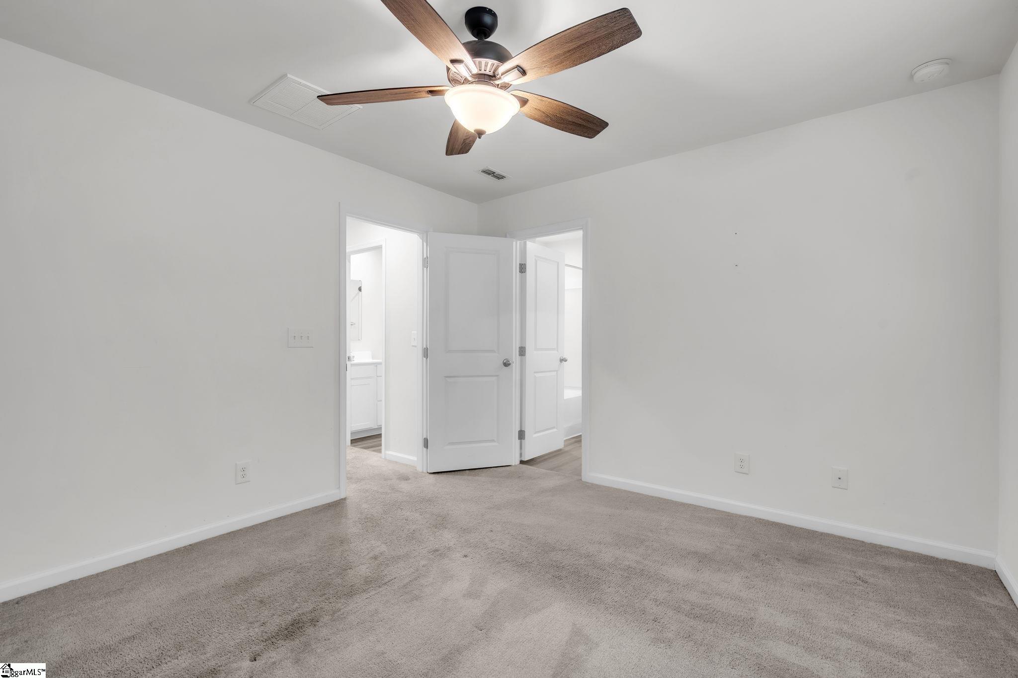 122 Fernside Court Property Photo 15