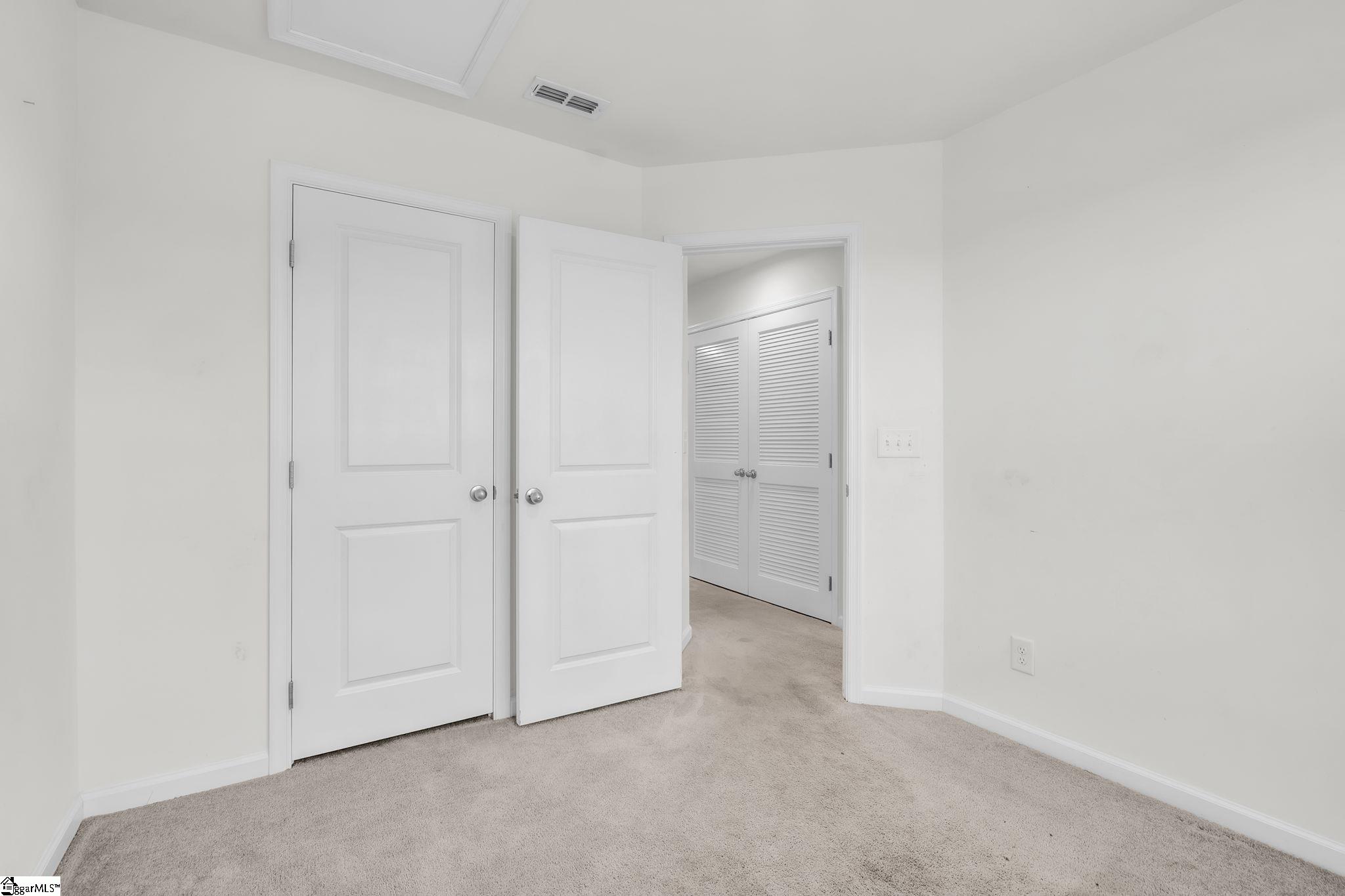 122 Fernside Court Property Photo 18