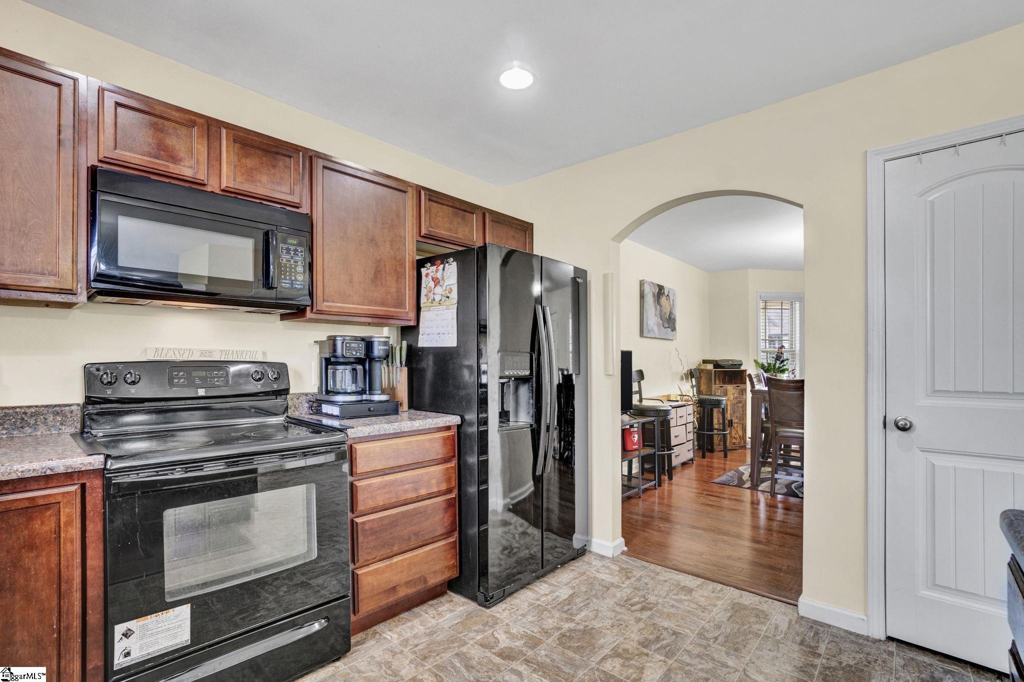 18 Dunsborough Drive Property Photo 16
