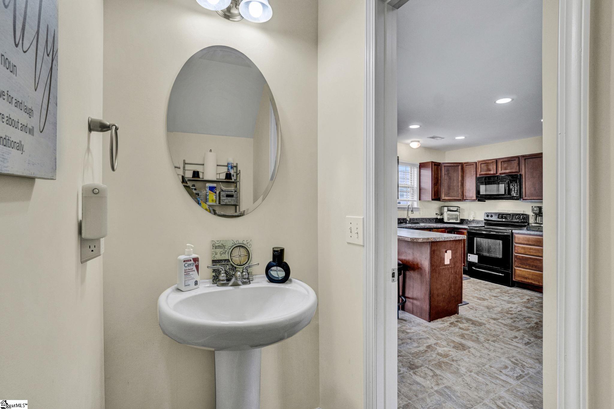18 Dunsborough Drive Property Photo 19