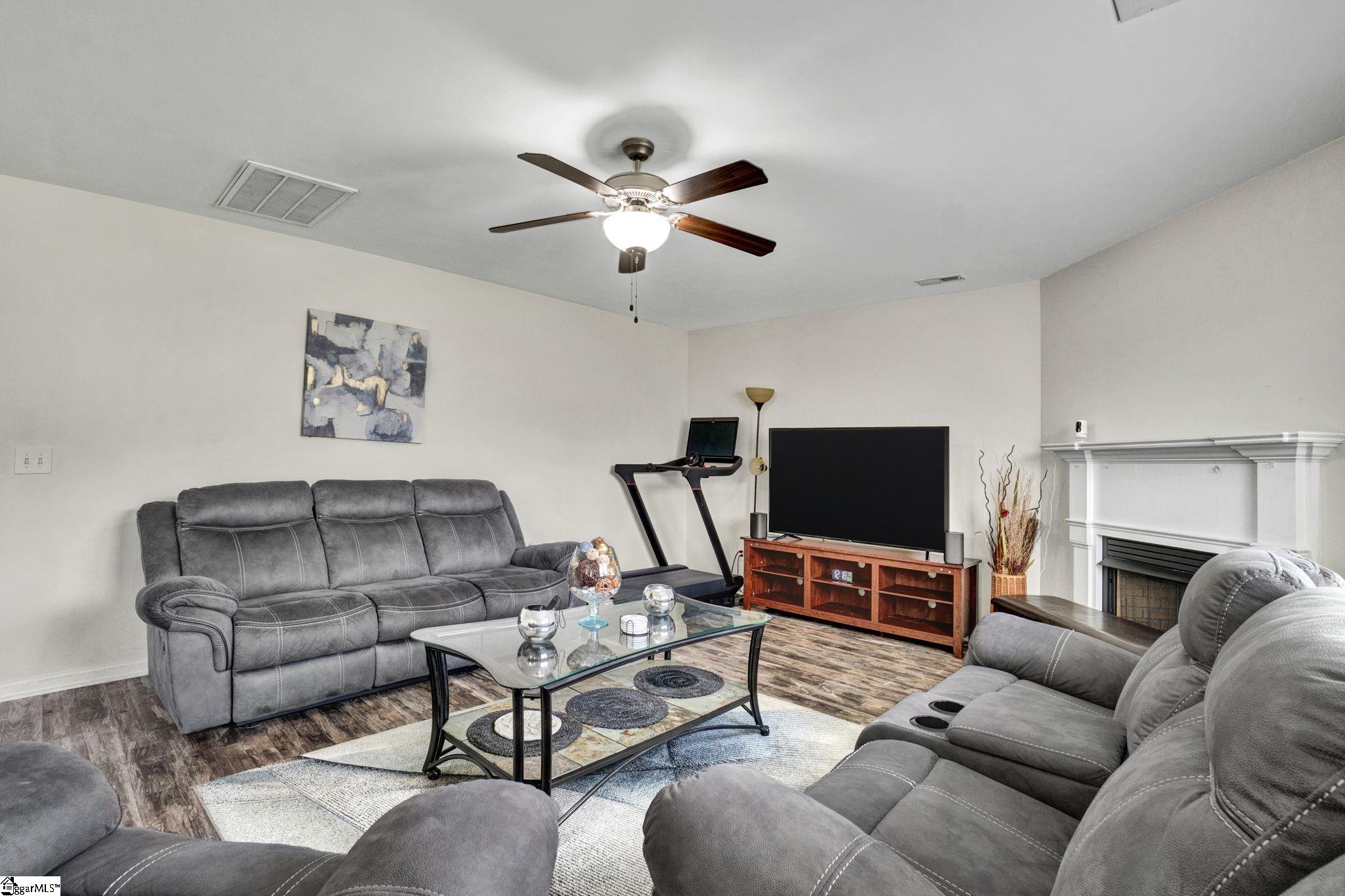 18 Dunsborough Drive Property Photo 23