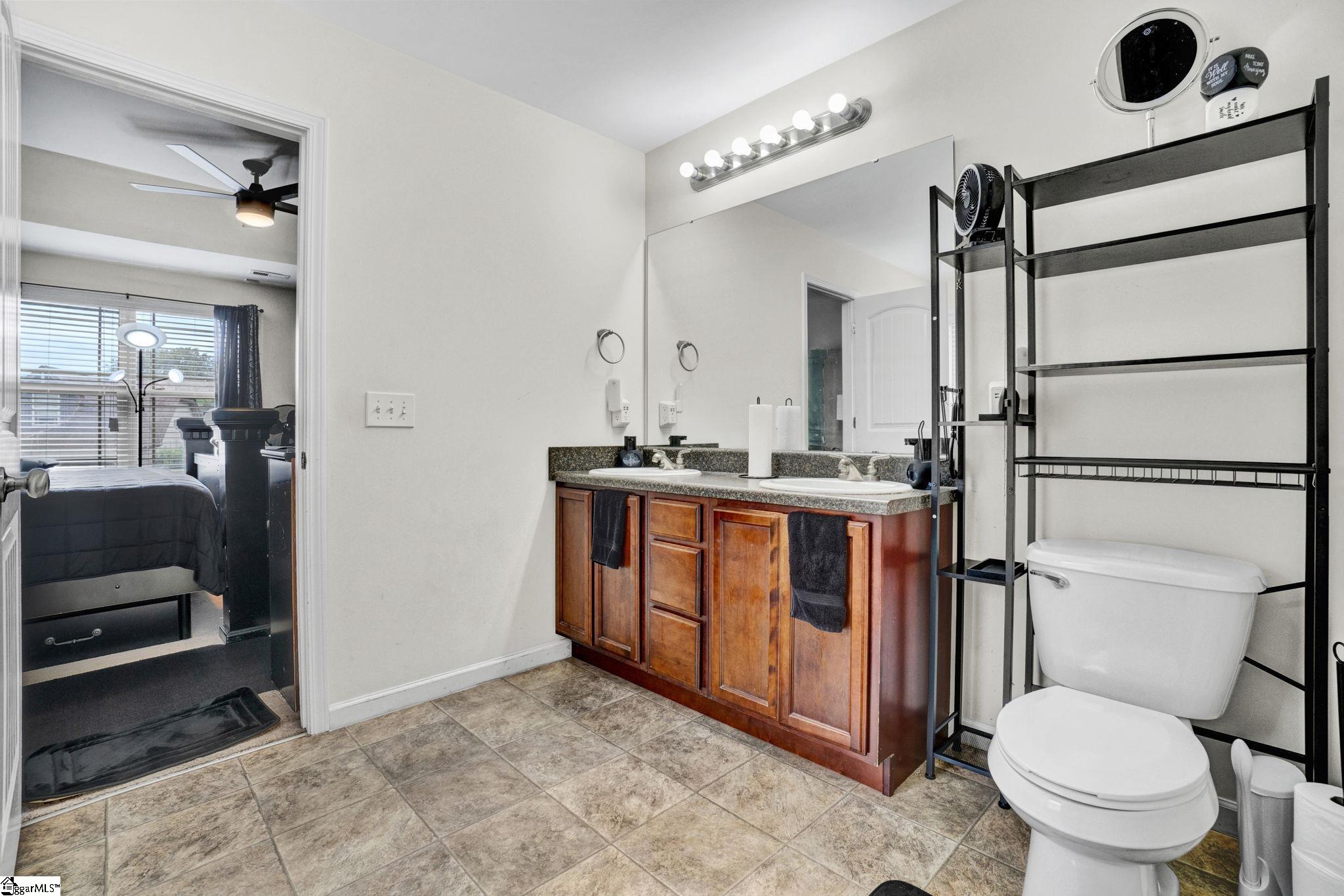 18 Dunsborough Drive Property Photo 32