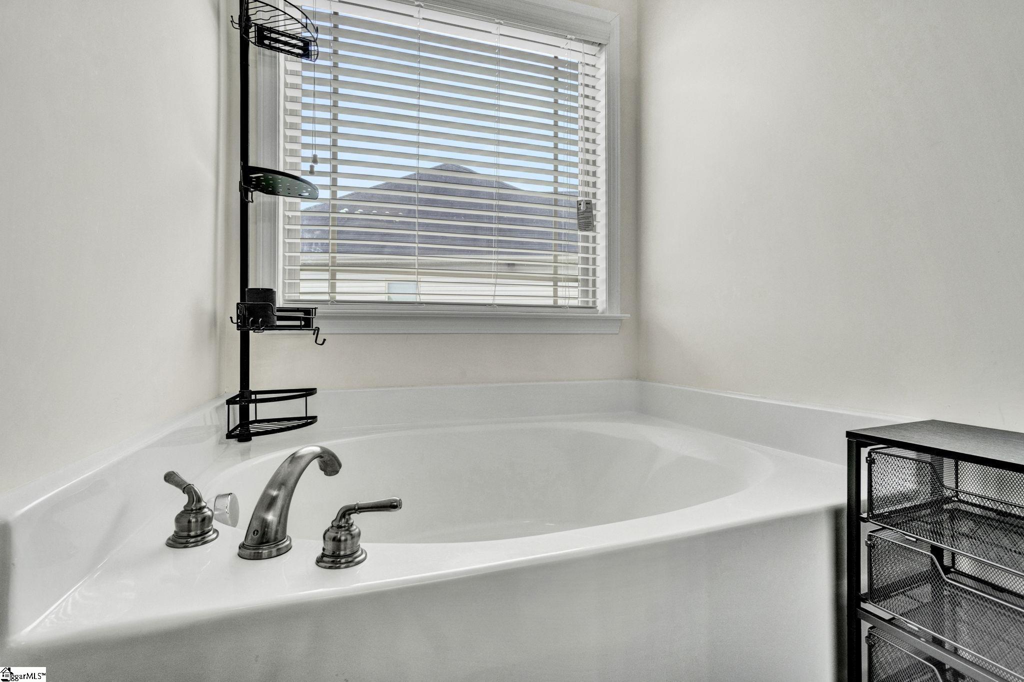 18 Dunsborough Drive Property Photo 33