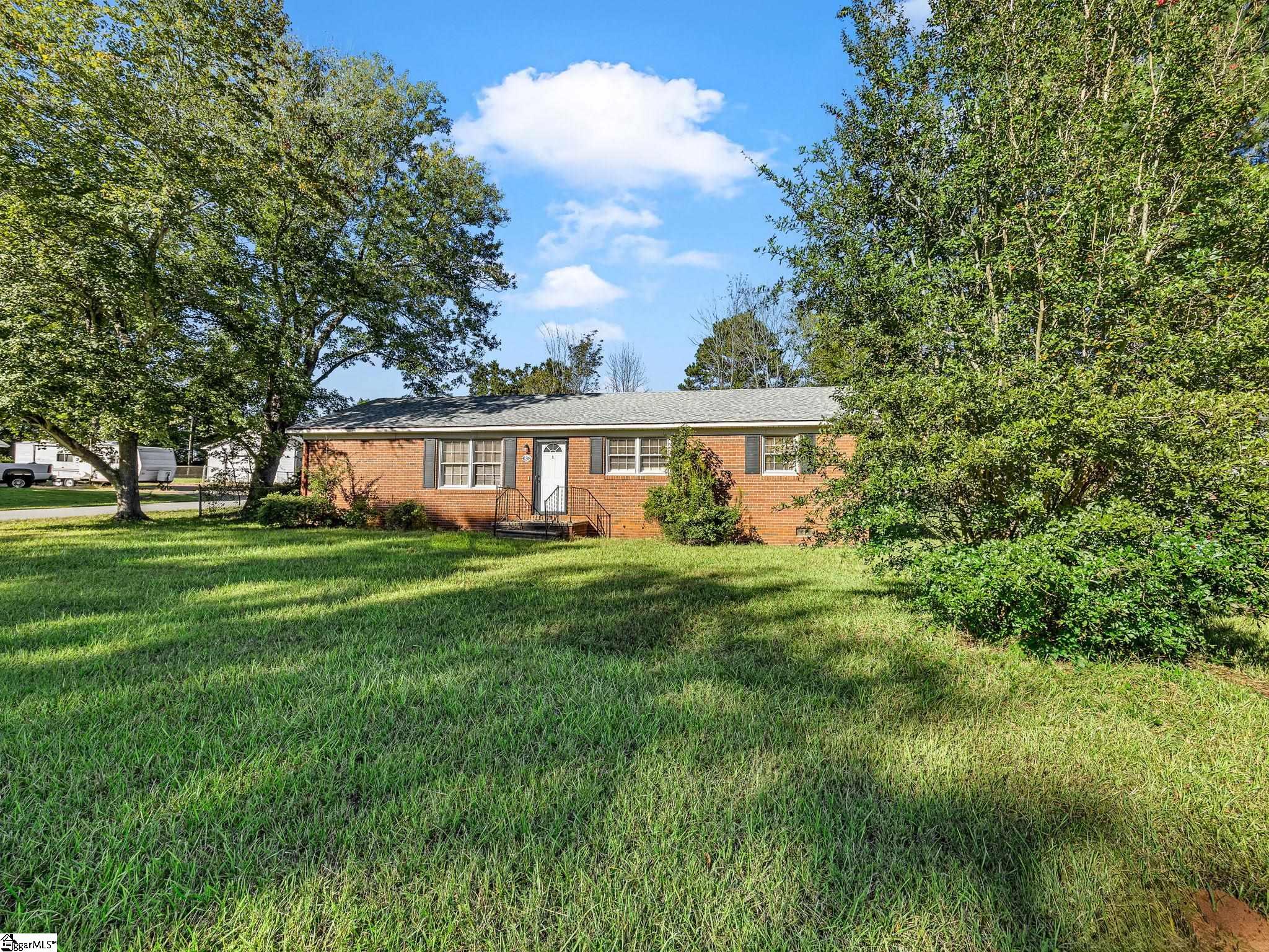 435 Summerland Drive Property Photo 1
