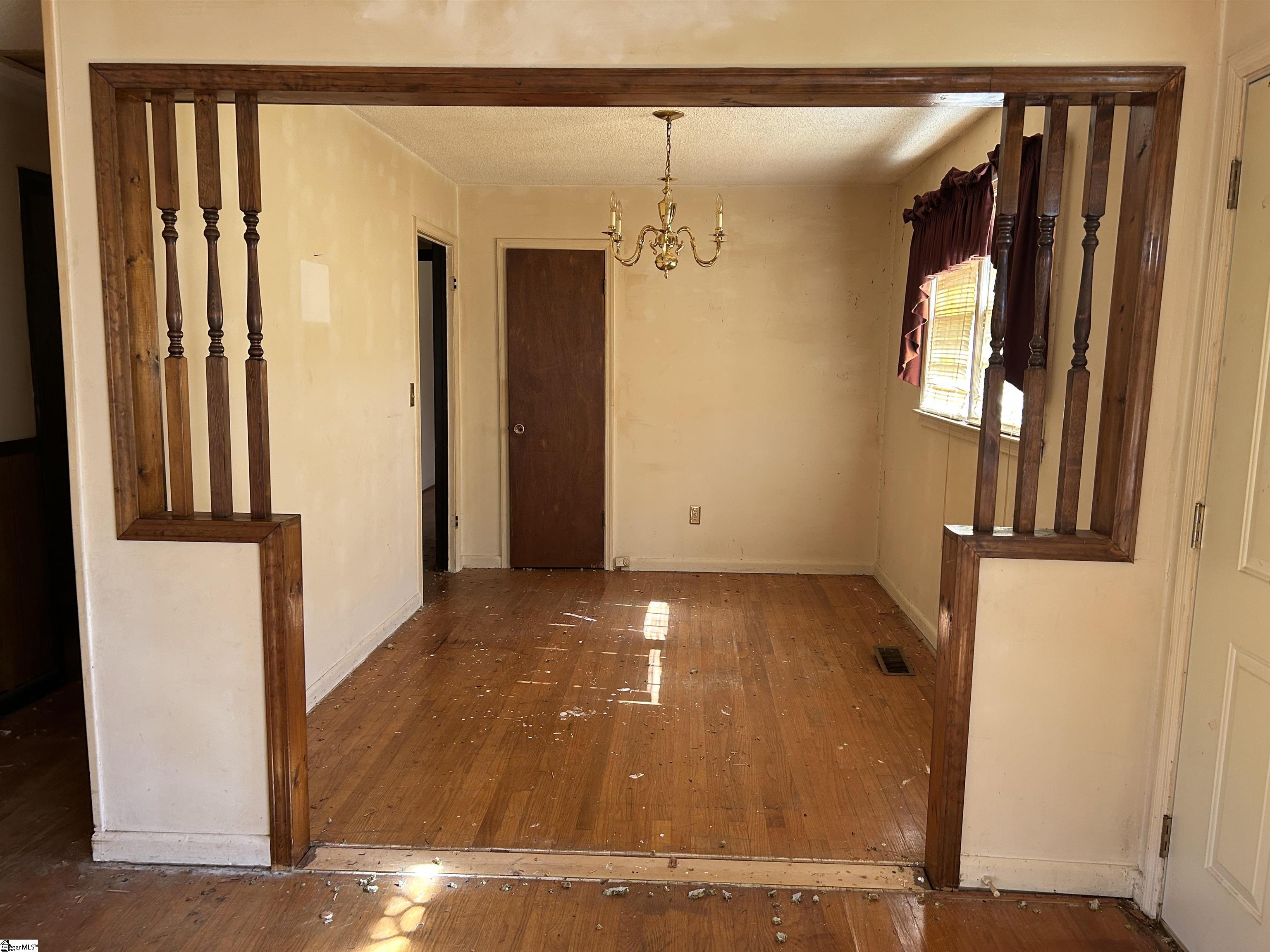 435 Summerland Drive Property Photo 5