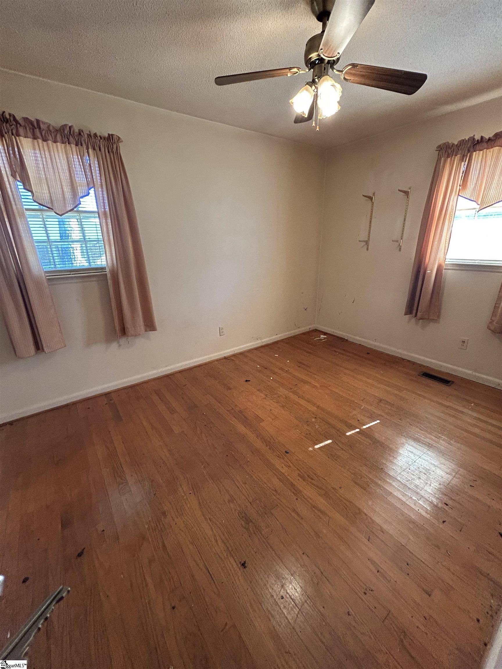 435 Summerland Drive Property Photo 6