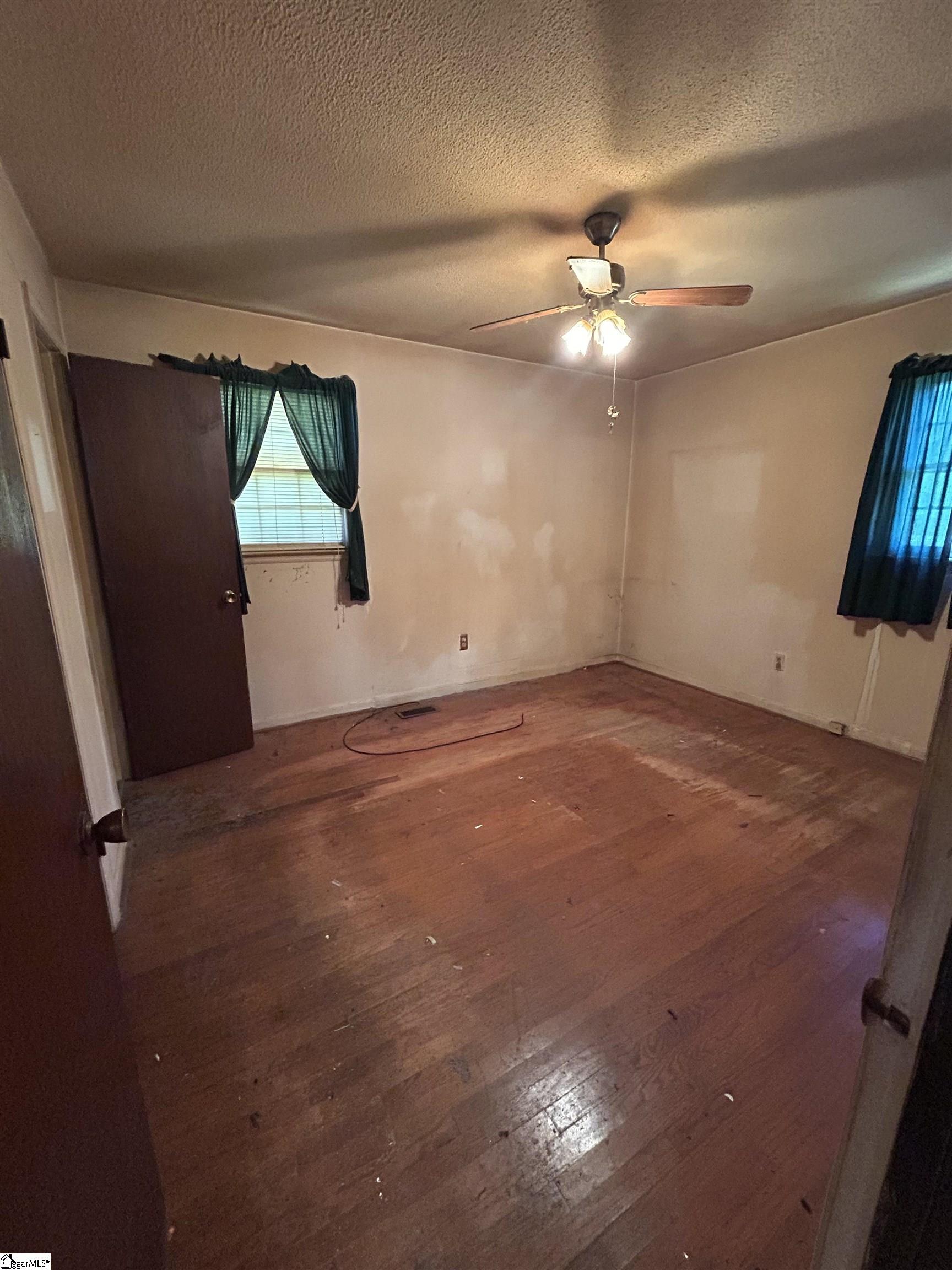 435 Summerland Drive Property Photo 8