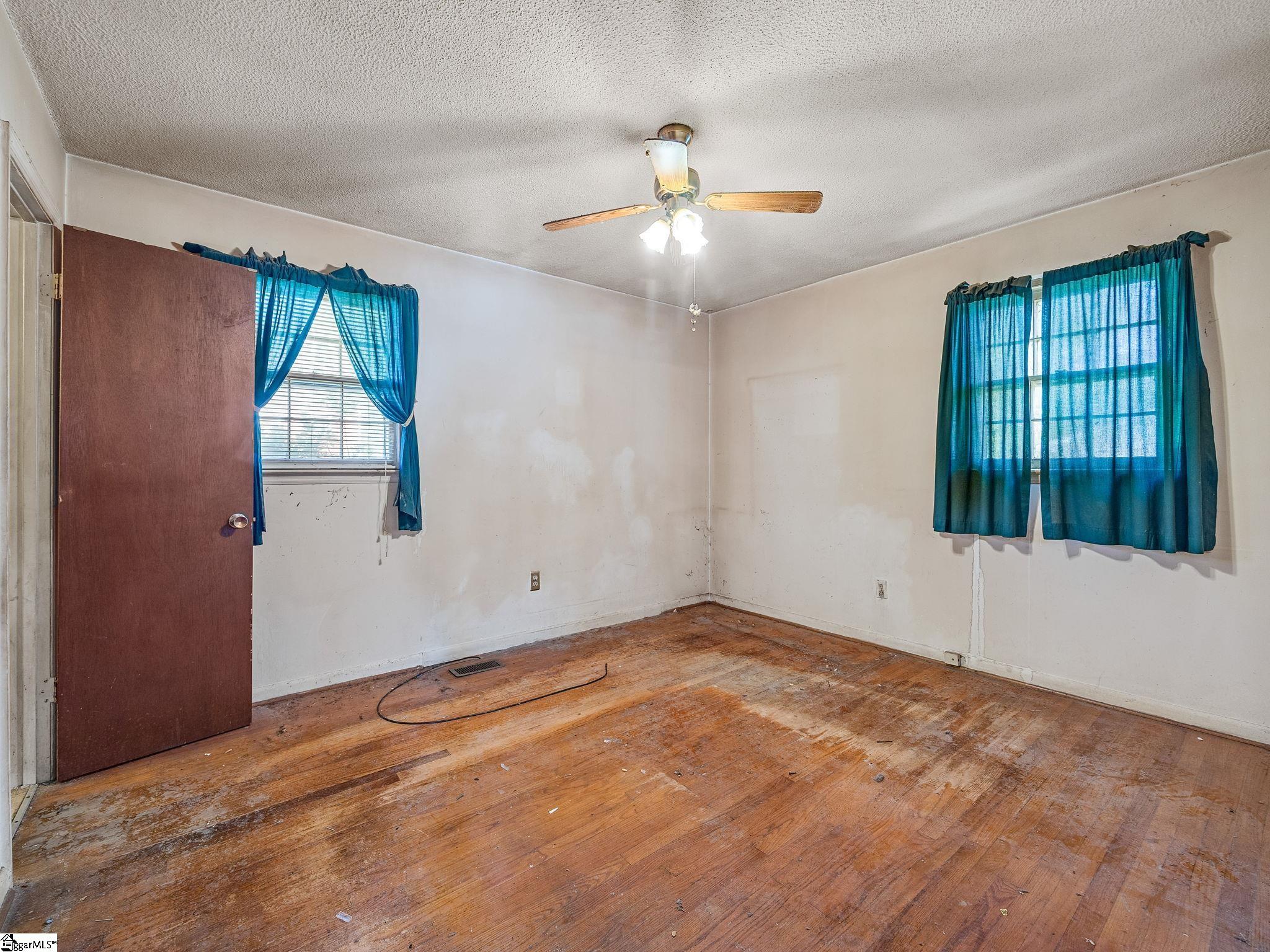 435 Summerland Drive Property Photo 9