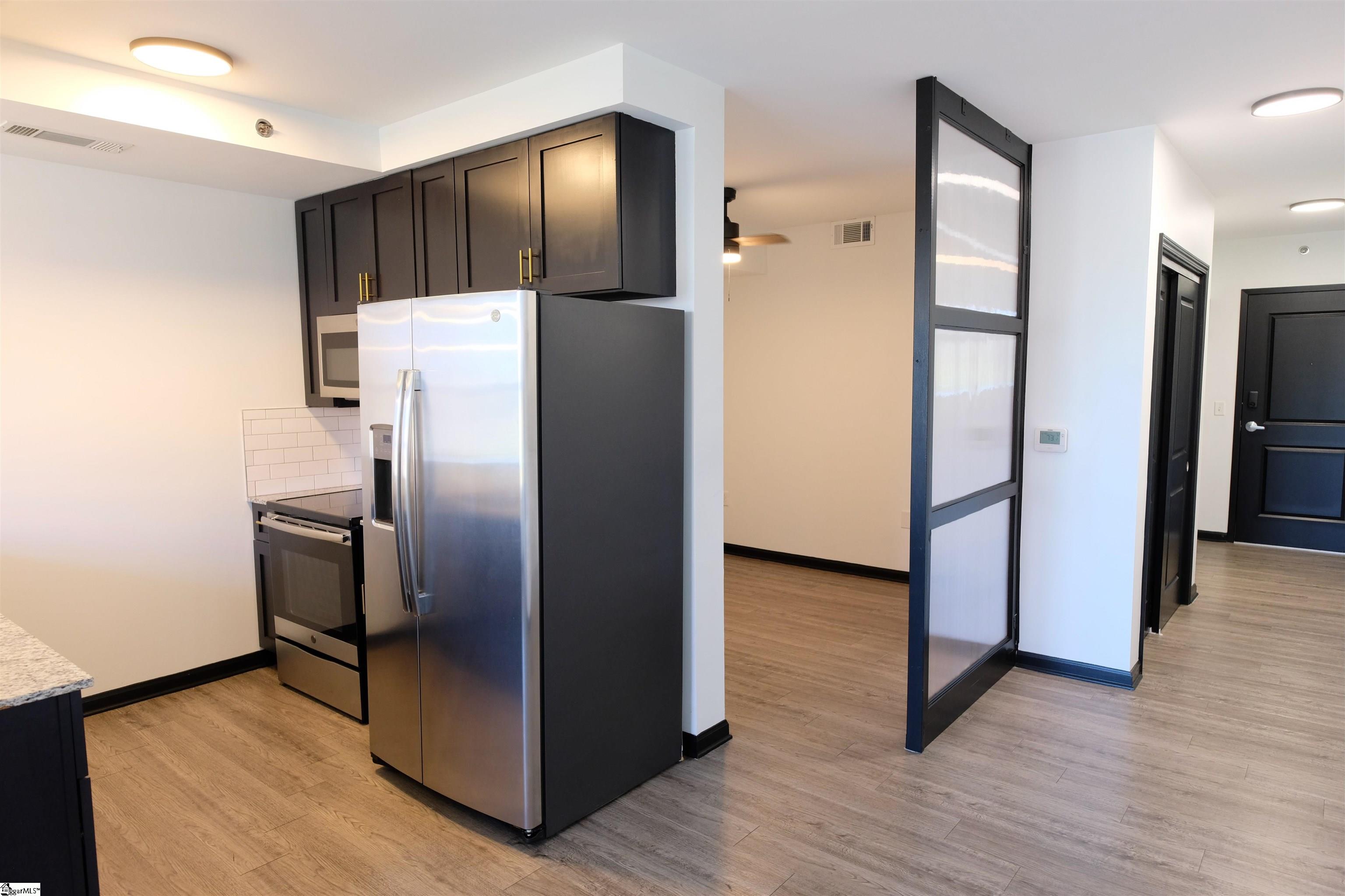 100 E Washington Street Property Photo 10