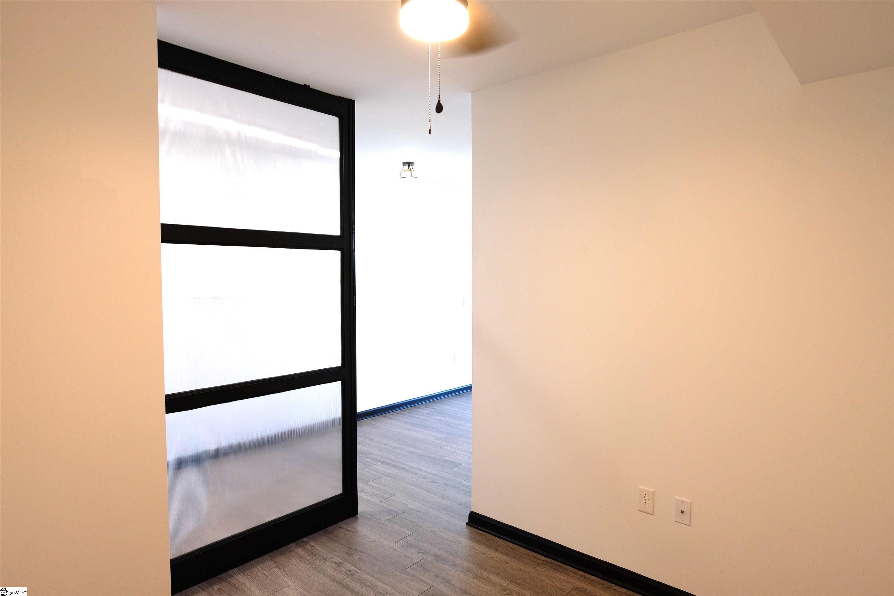 100 E Washington Street Property Photo 11
