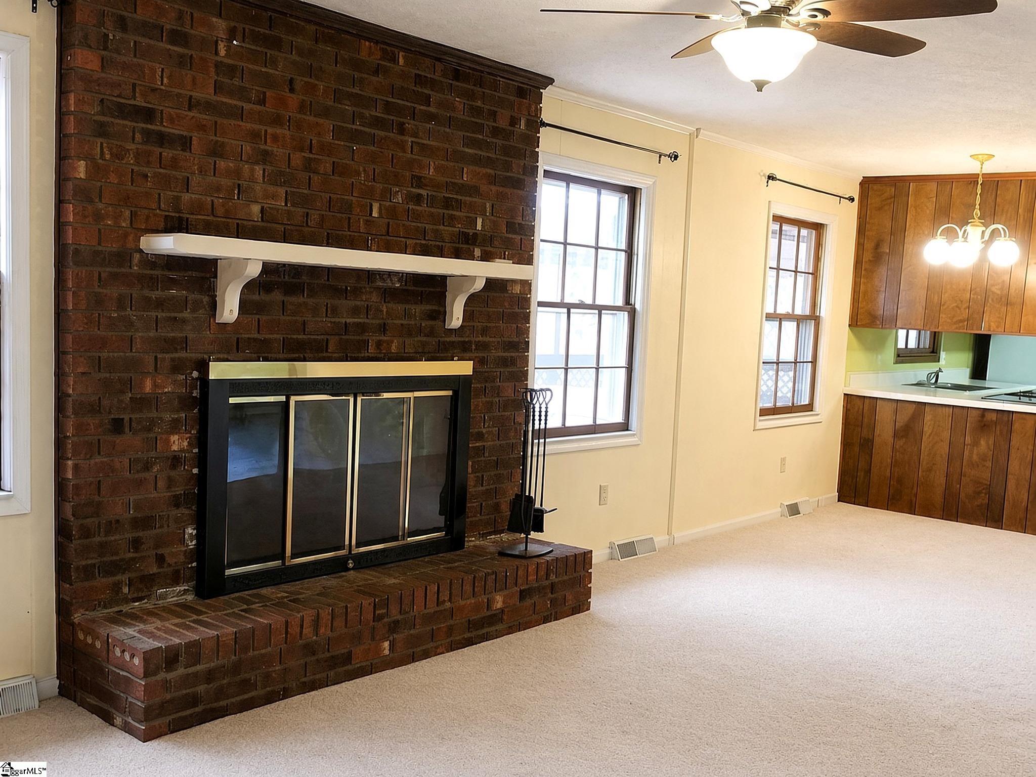 300 Colony Road Property Photo 3