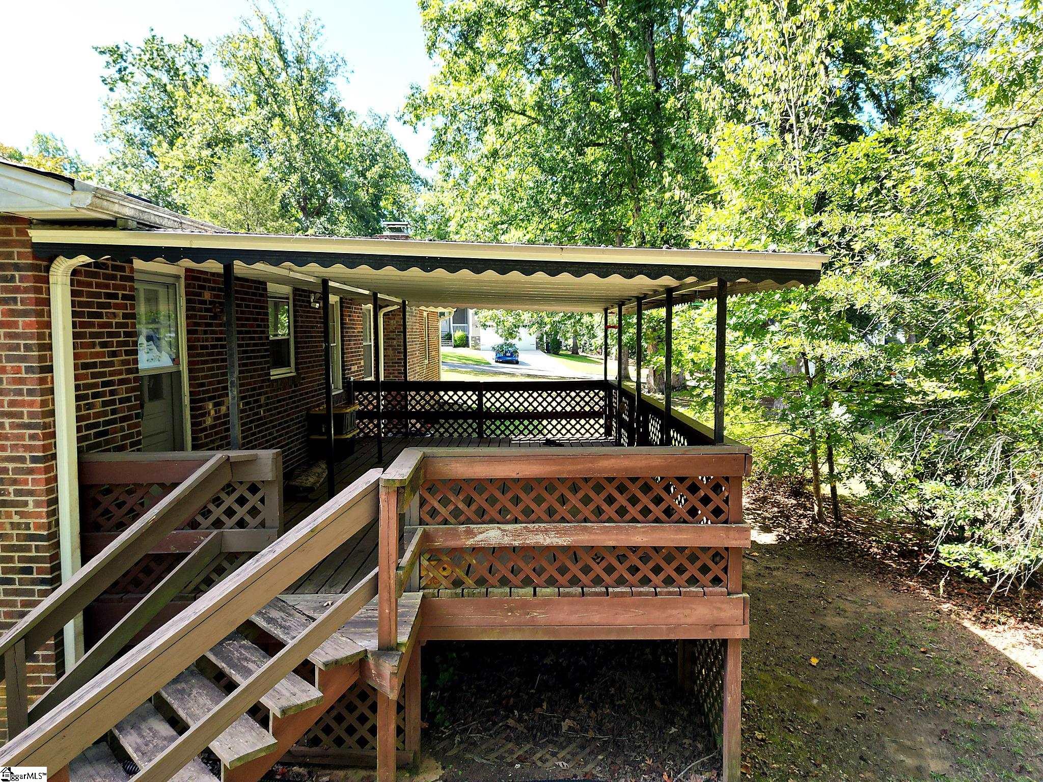 300 Colony Road Property Photo 12