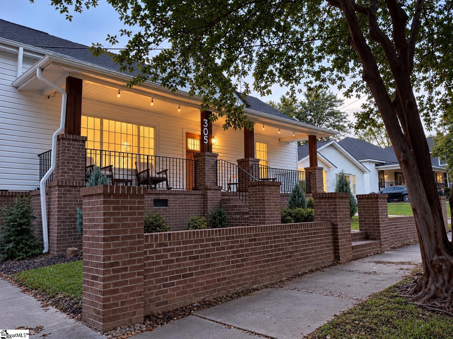 305 Pinckney Street Property Photo 1