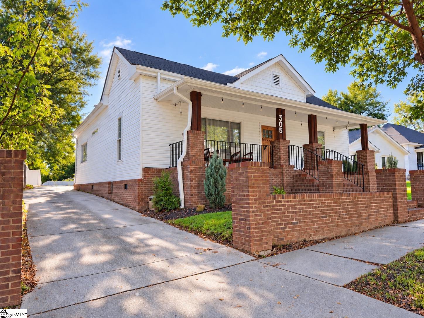 305 Pinckney Street Property Photo 1