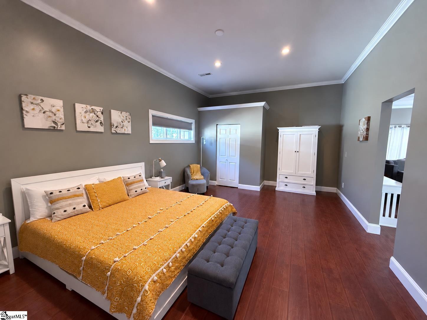 305 Pinckney Street Property Photo 6