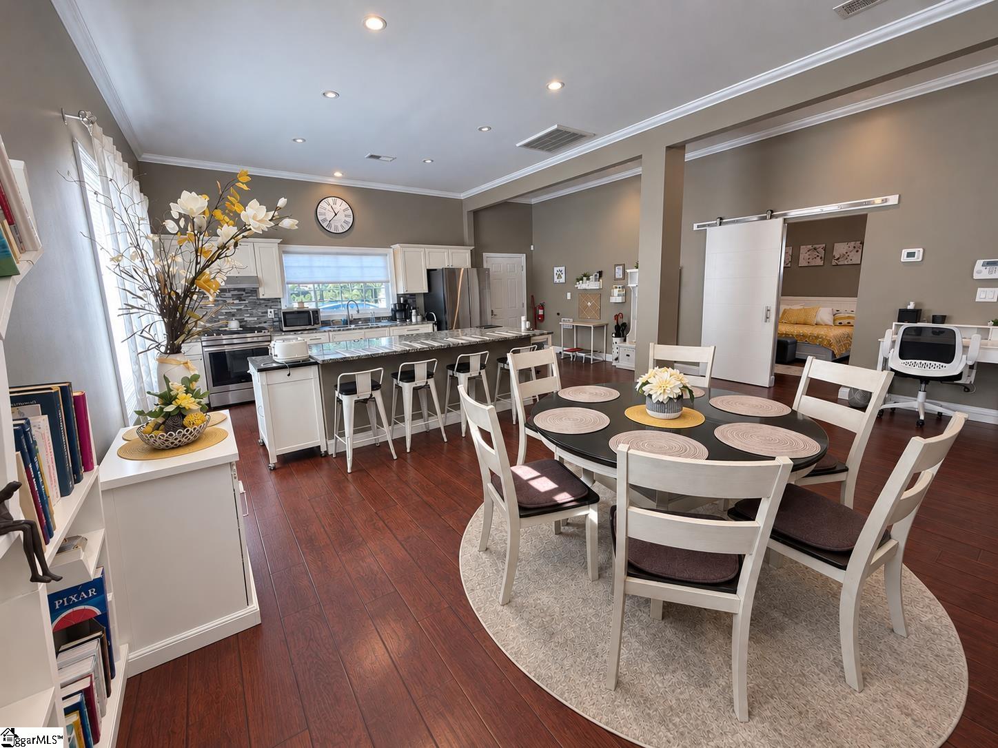 305 Pinckney Street Property Photo 13