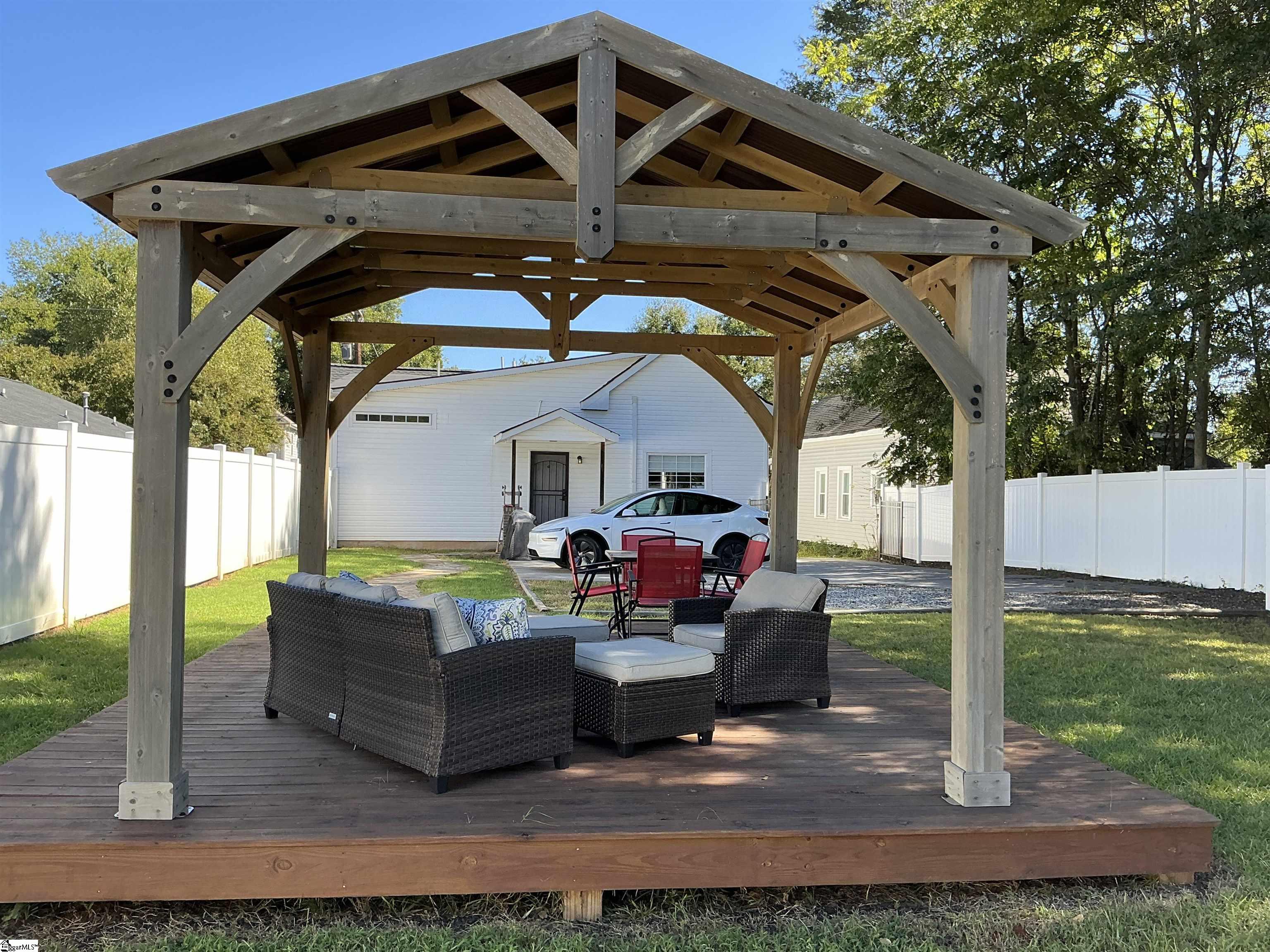 305 Pinckney Street Property Photo 18
