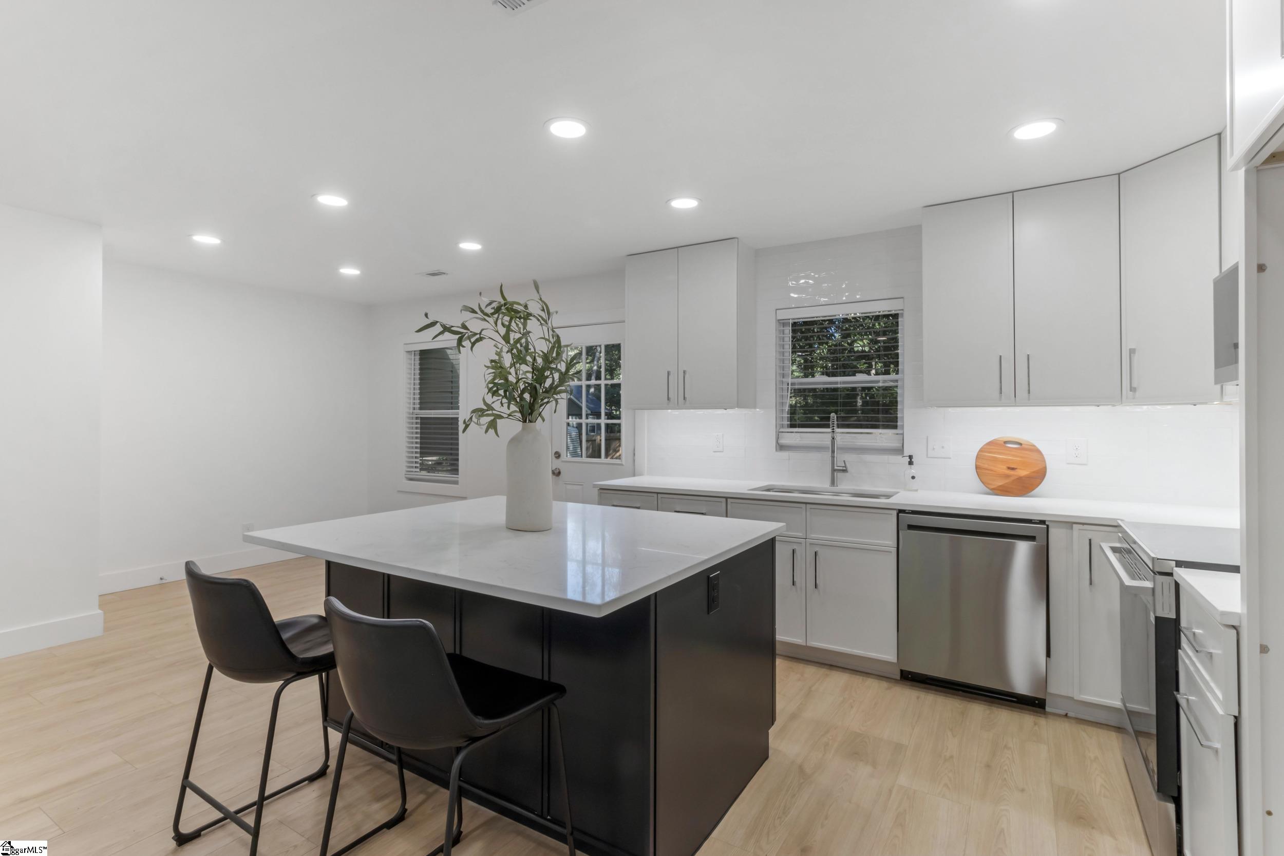 2020 Berrywood Lane Property Photo 10