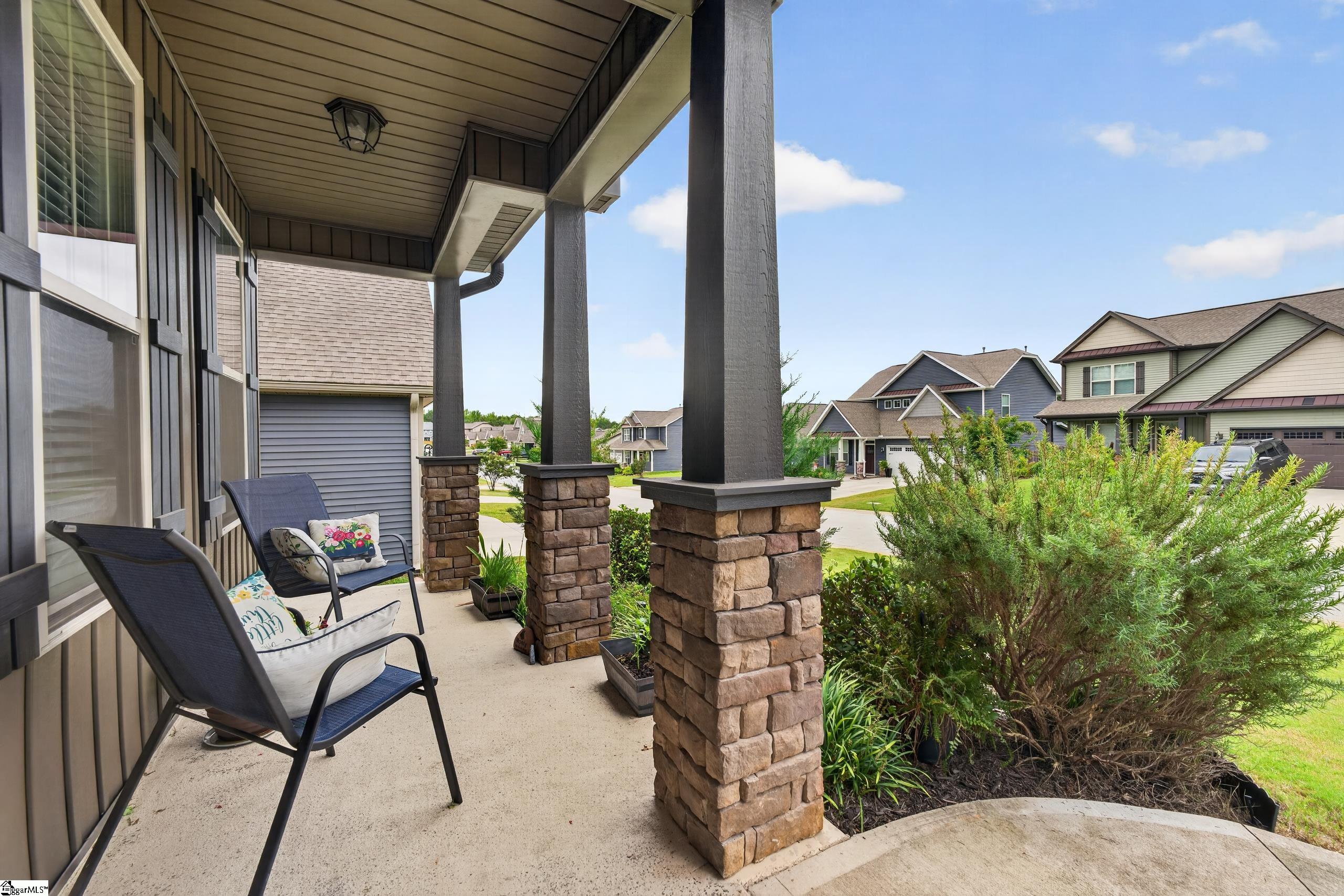 541 Chantry Lane Property Photo 4