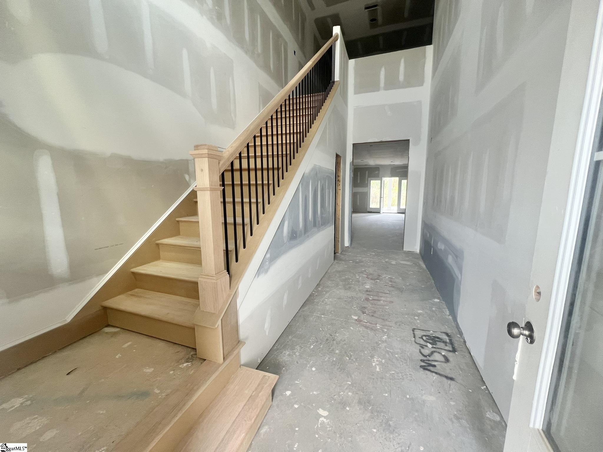 33 Hasbrook Lane Property Photo 2