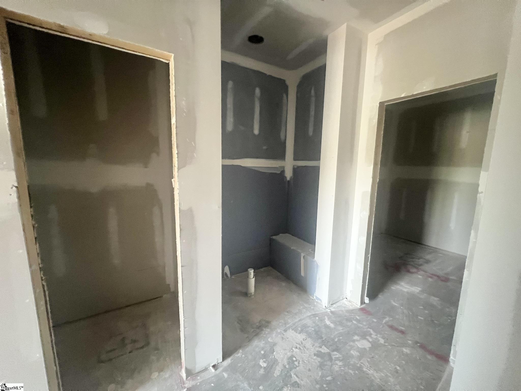 33 Hasbrook Lane Property Photo 10