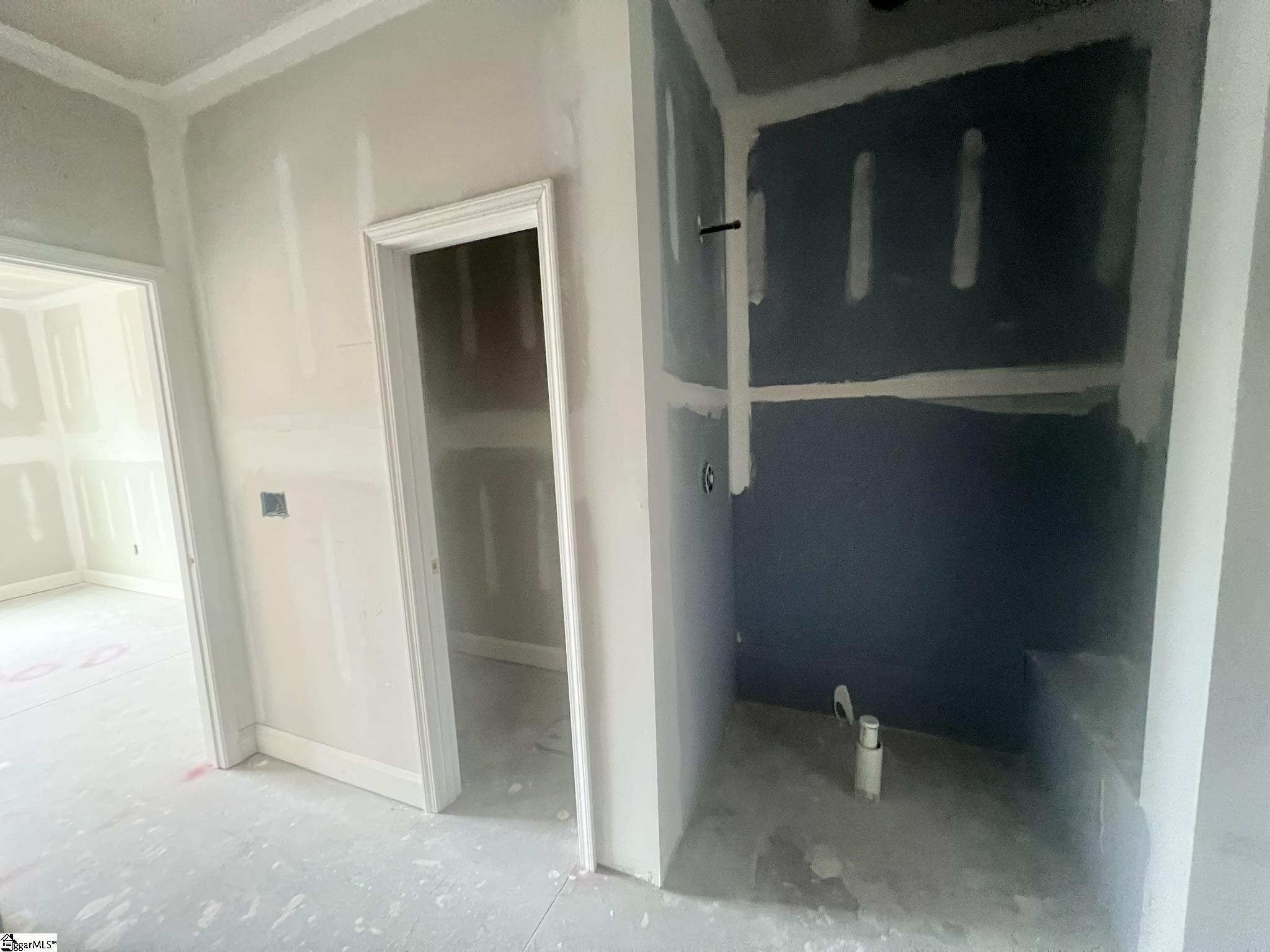 33 Hasbrook Lane Property Photo 16