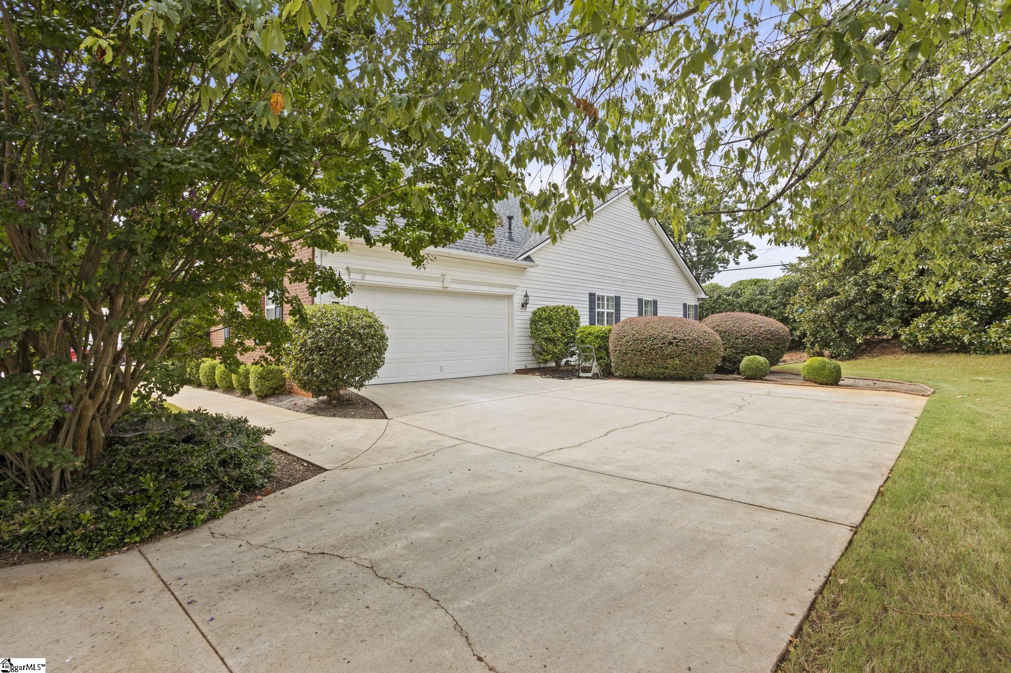 2 Lexington Place Way Property Photo 3