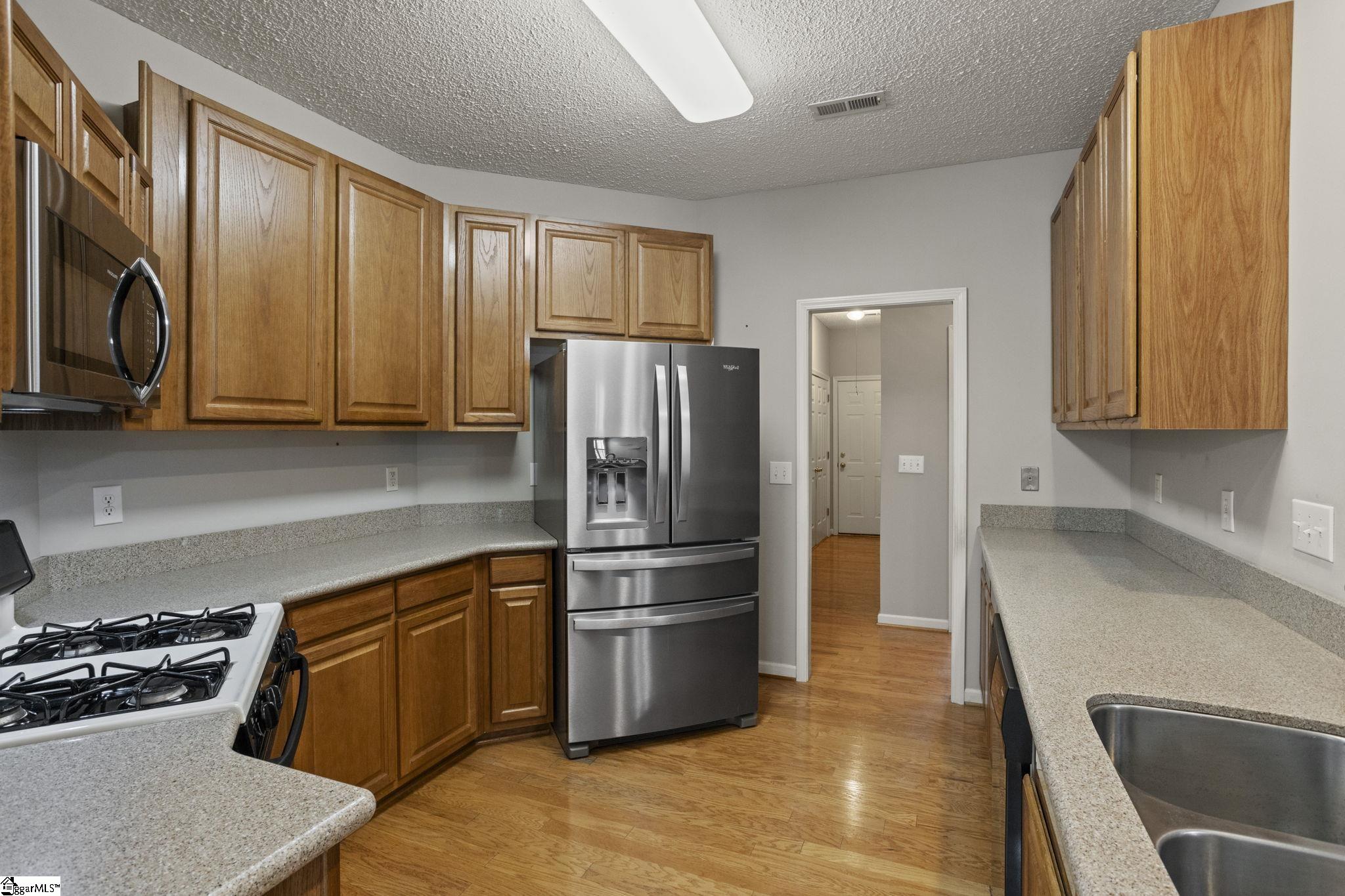 2 Lexington Place Way Property Photo 10