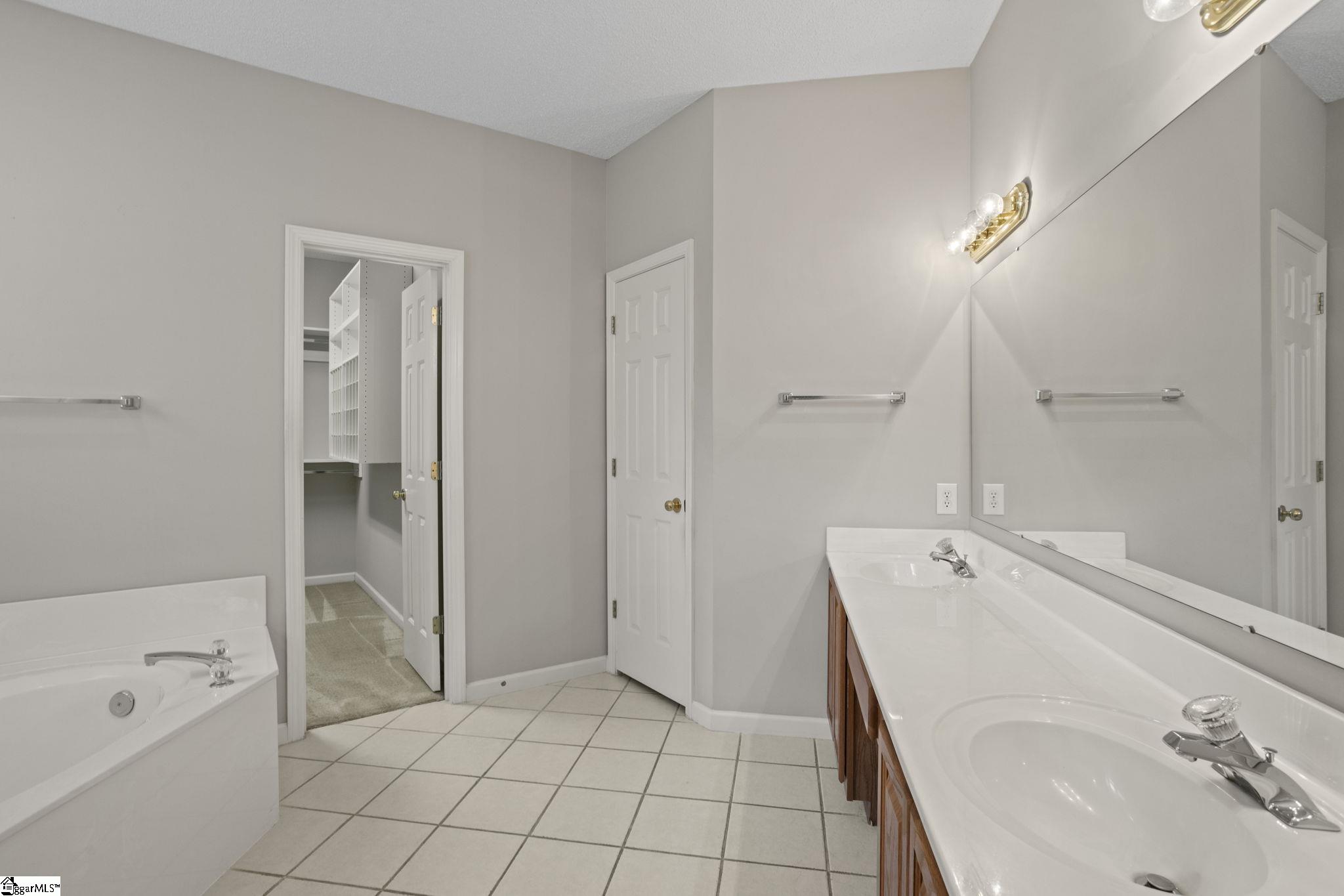 2 Lexington Place Way Property Photo 21