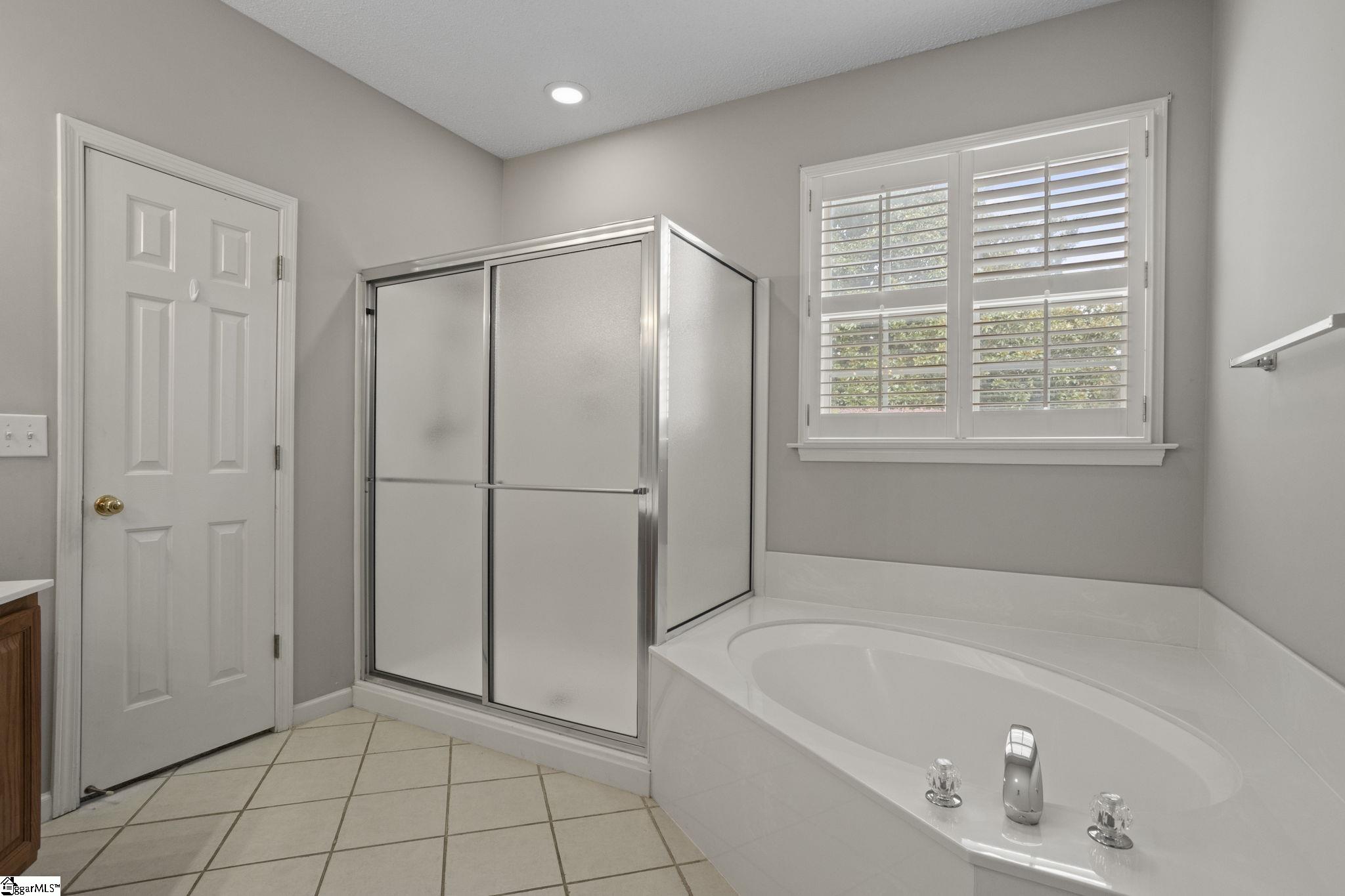 2 Lexington Place Way Property Photo 22