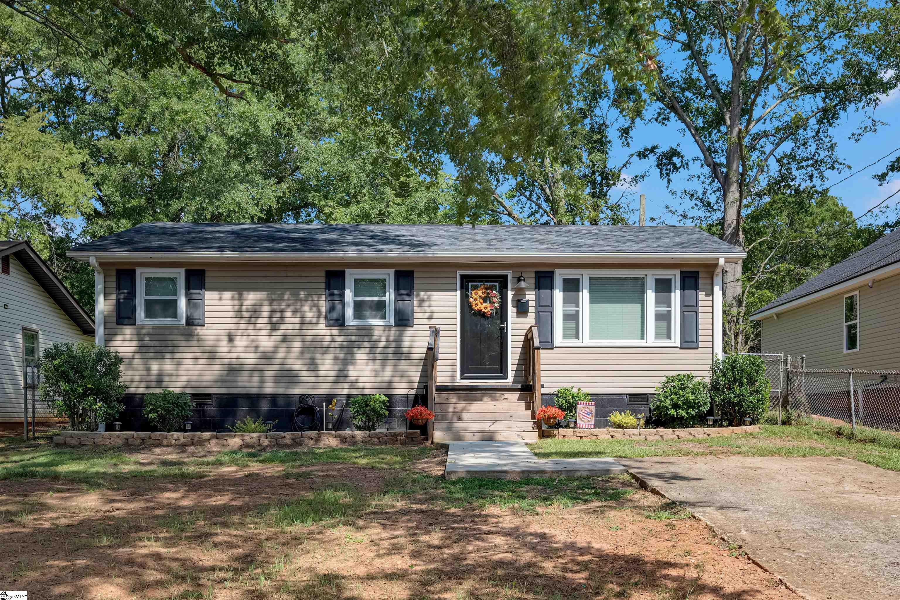 130 Everett Street Property Photo 1