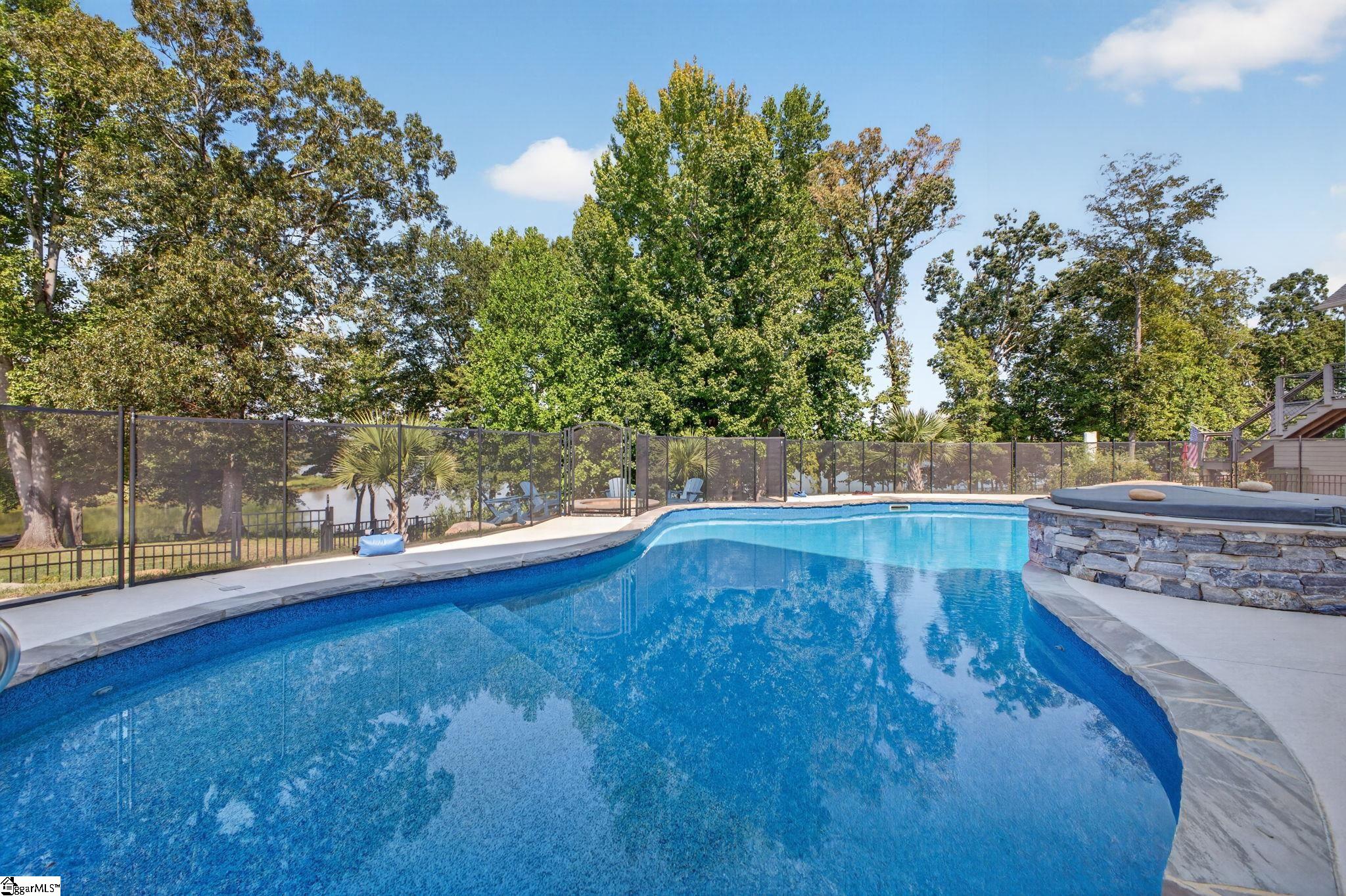 537 Coolwater Drive Property Photo 16
