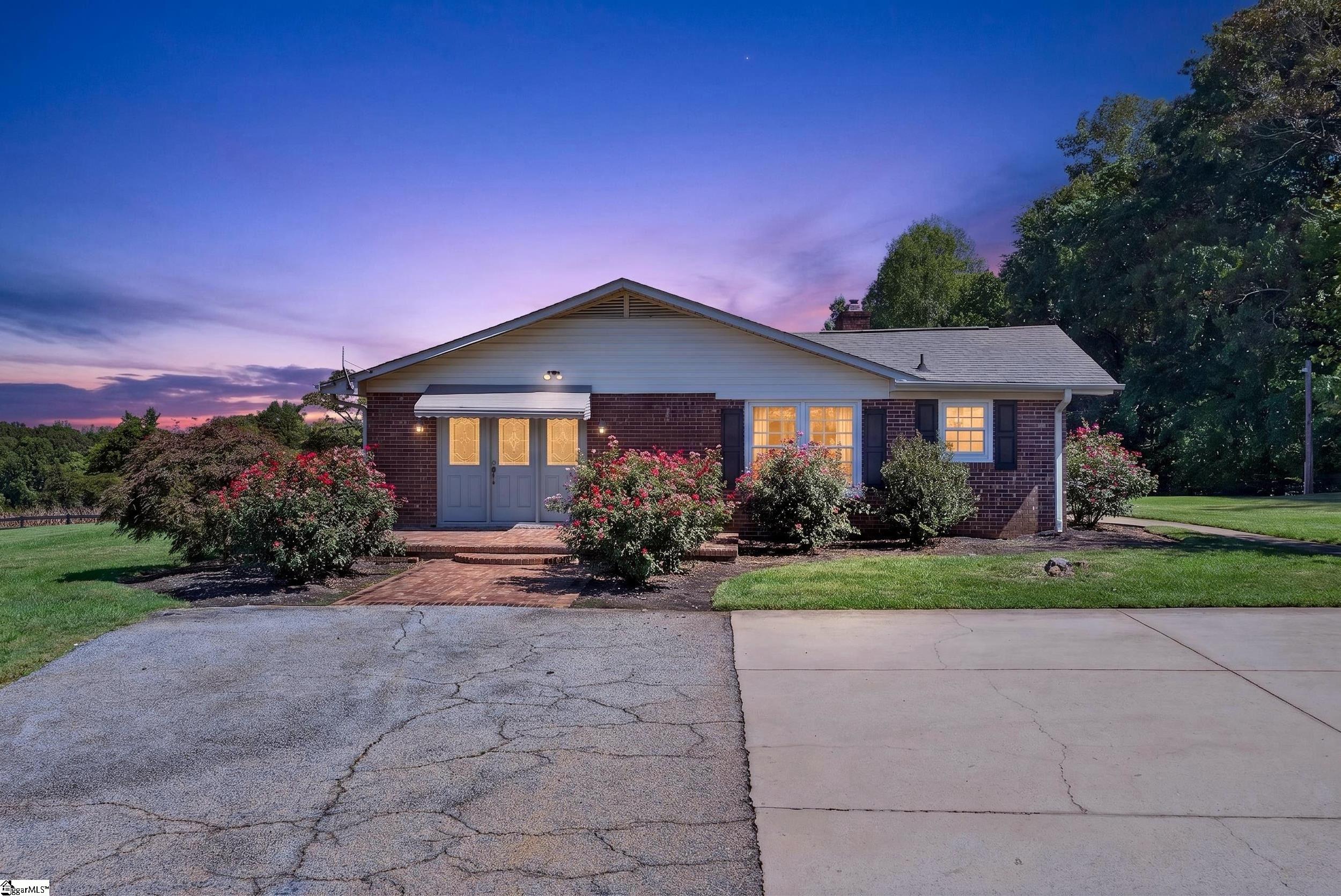 3858 N Highway 101 Property Photo 1