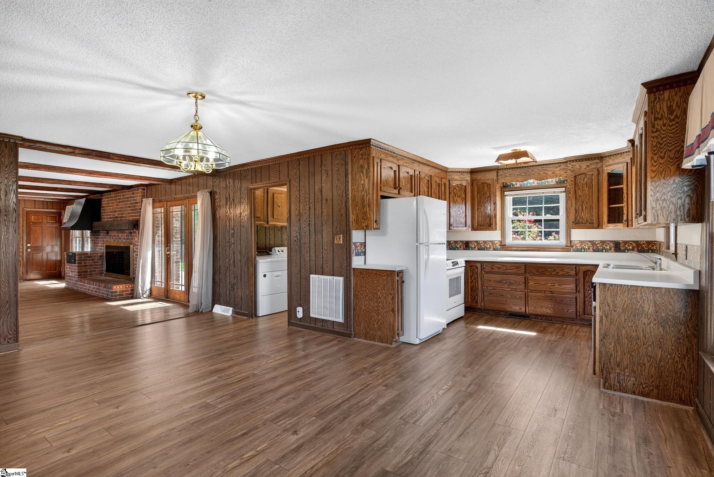 3858 N Highway 101 Property Photo 9