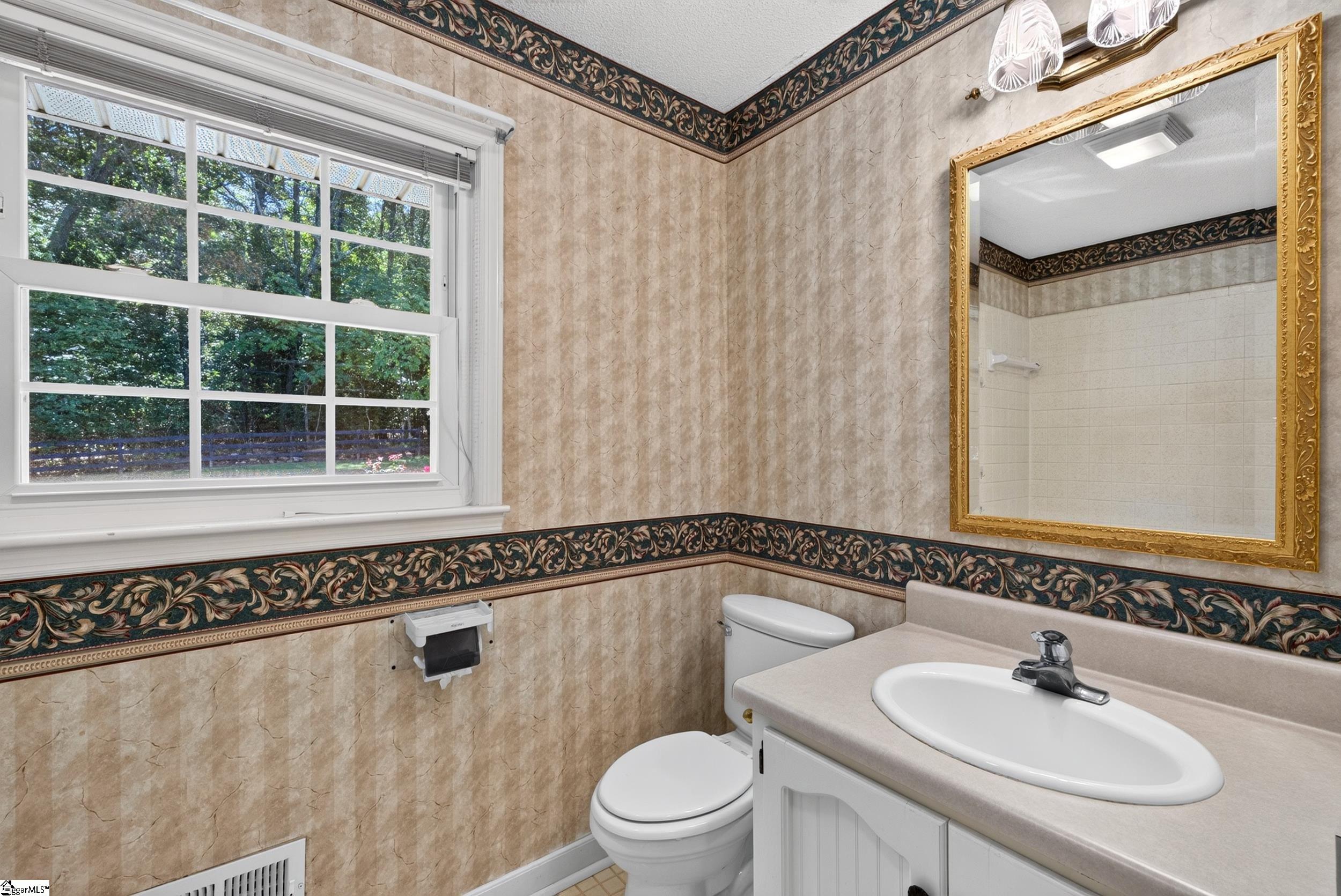 3858 N Highway 101 Property Photo 16