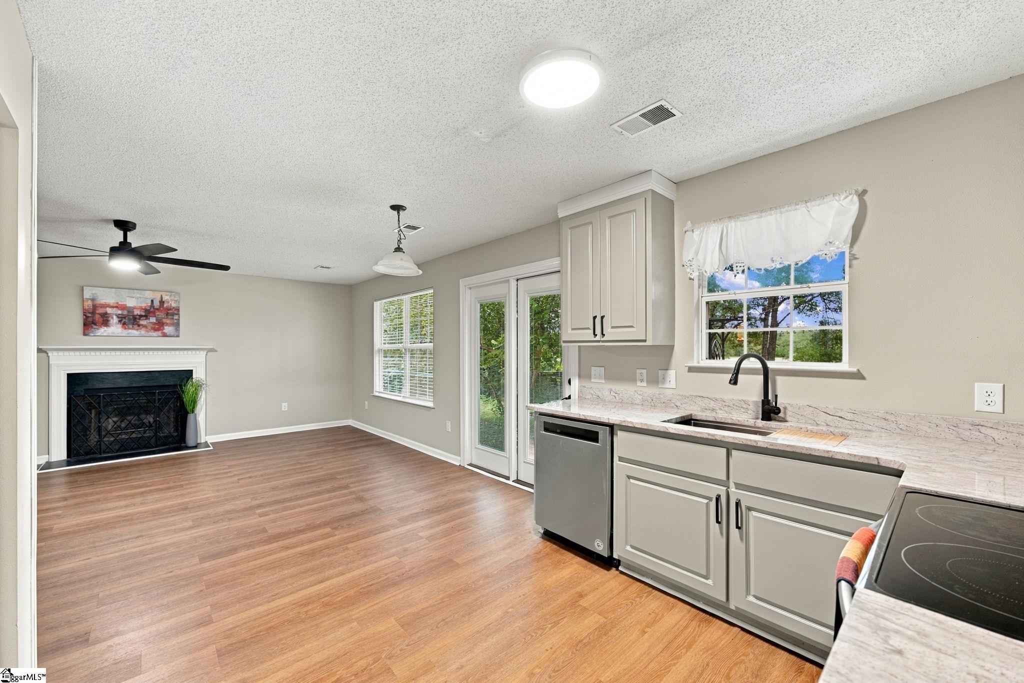 18 Reedy River Way Property Photo 7