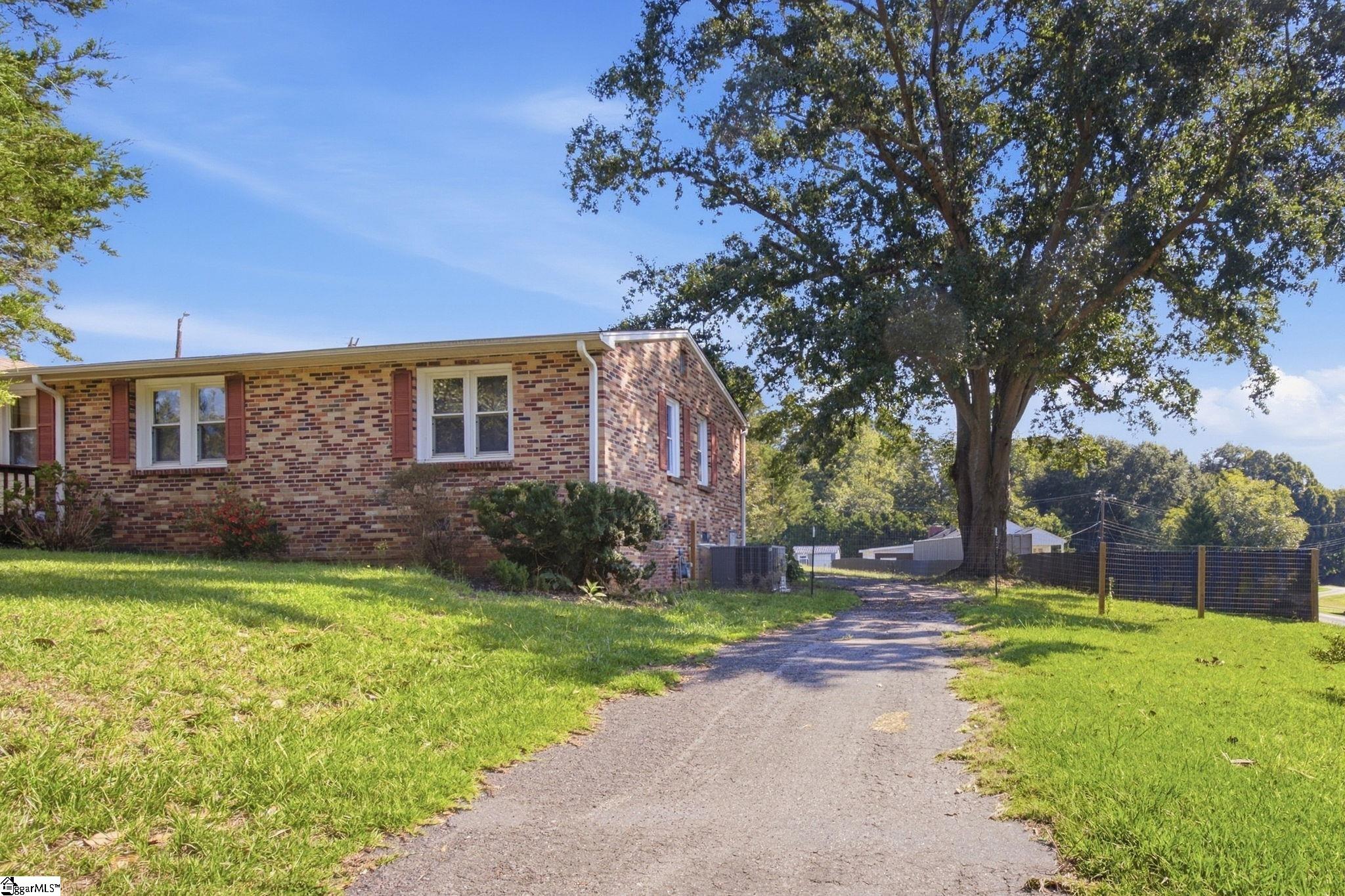 4 Fowler Street Property Photo 3