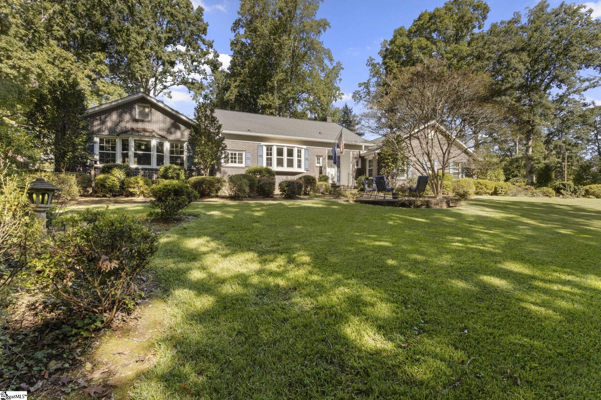 330 E Park Drive Property Photo 1