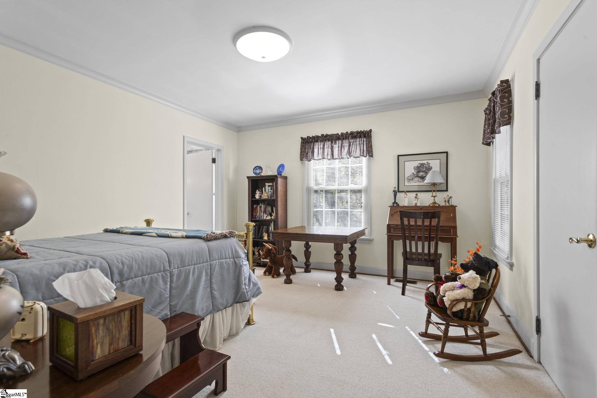 330 E Park Drive Property Photo 19