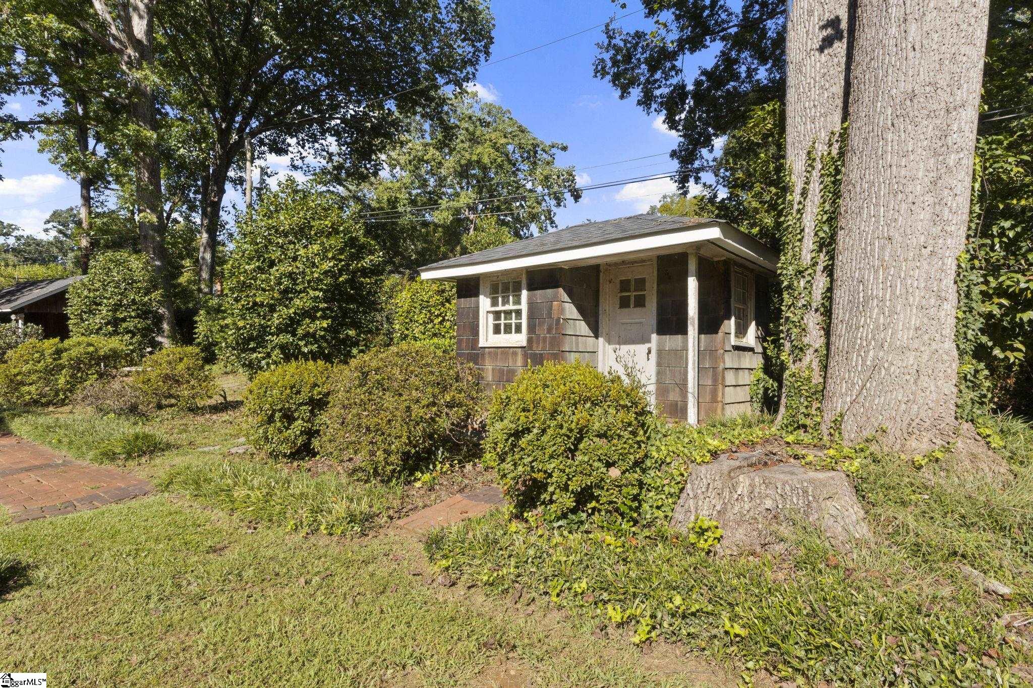 330 E Park Drive Property Photo 32