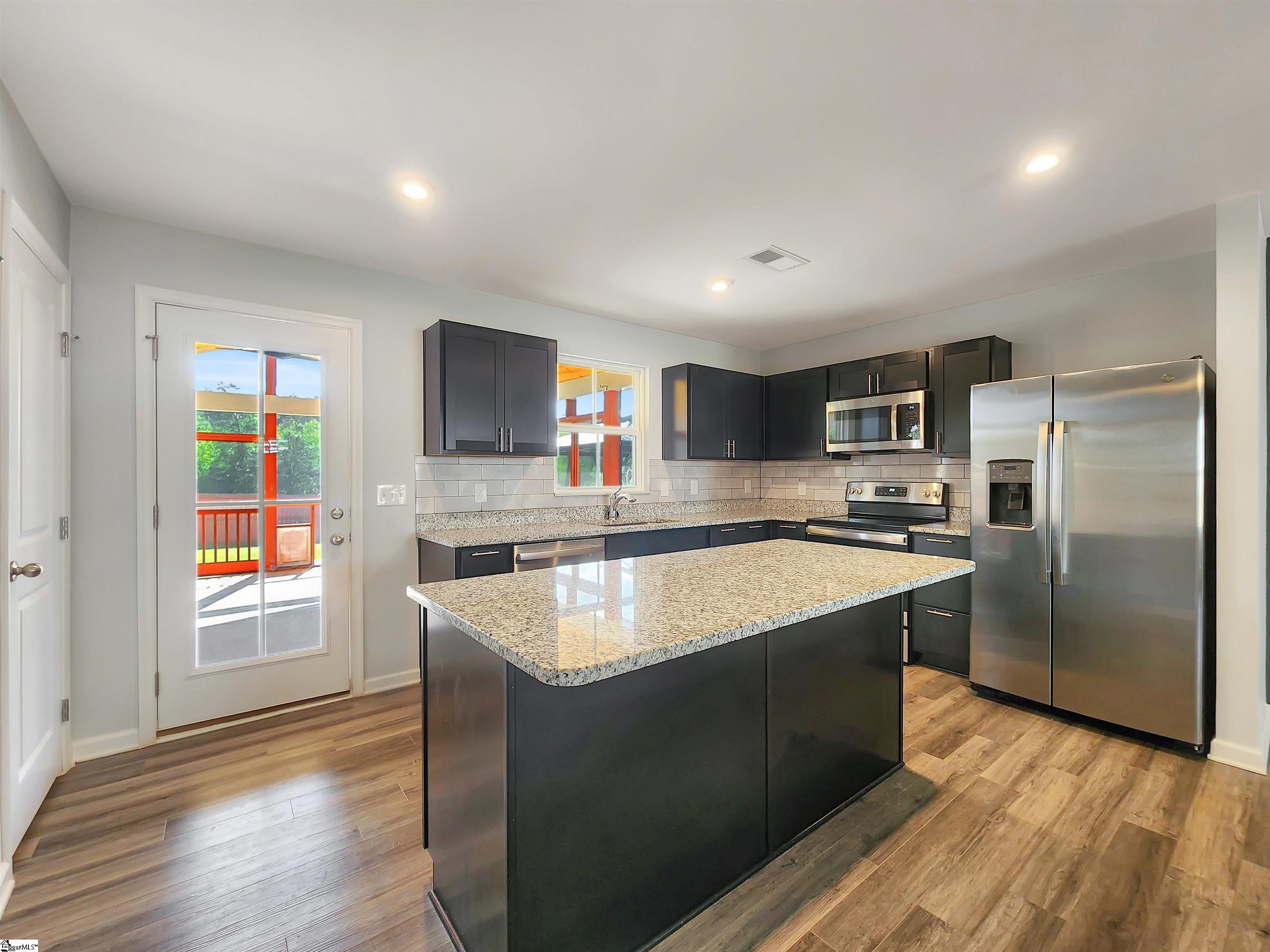 1605075 Property Photo 7