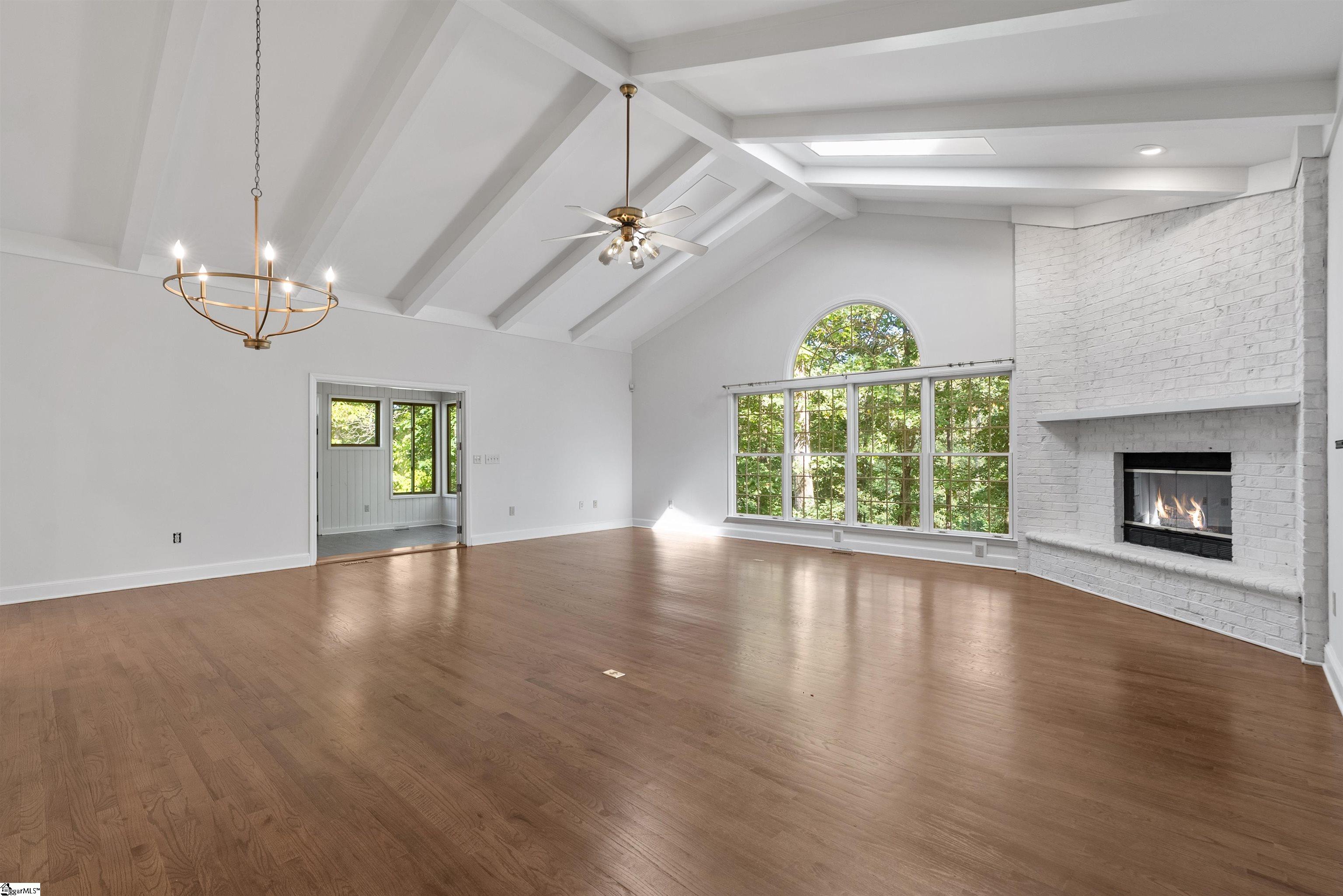 1605088 Property Photo 4