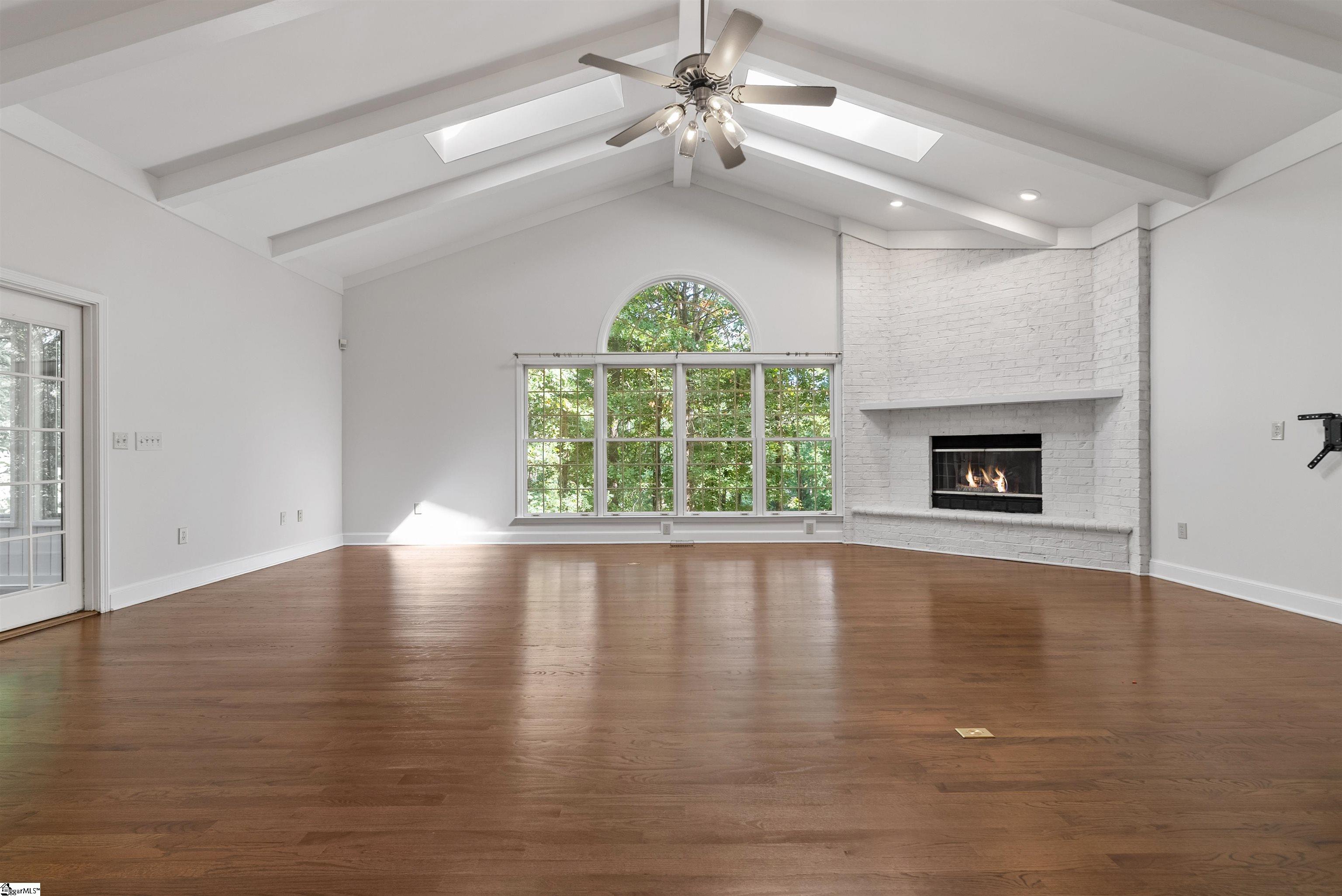 1605088 Property Photo 5