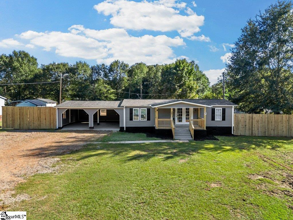201 Foxfire Road Property Photo 1