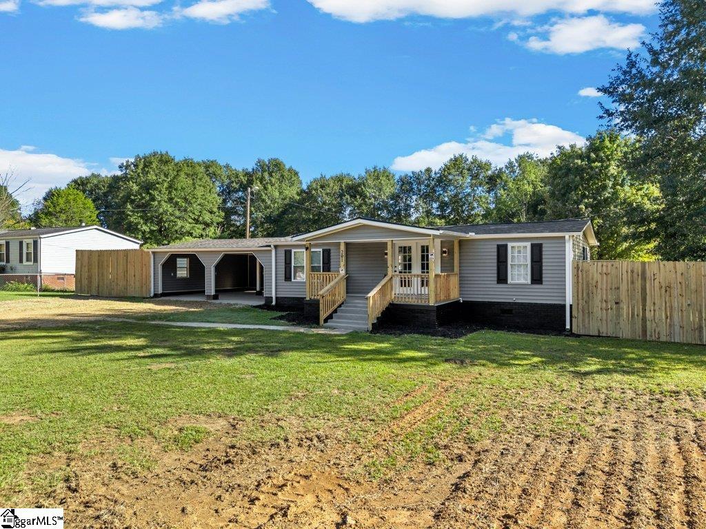 201 Foxfire Road Property Photo 3