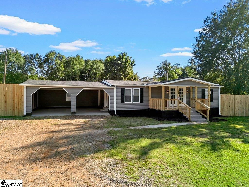 201 Foxfire Road Property Photo 5