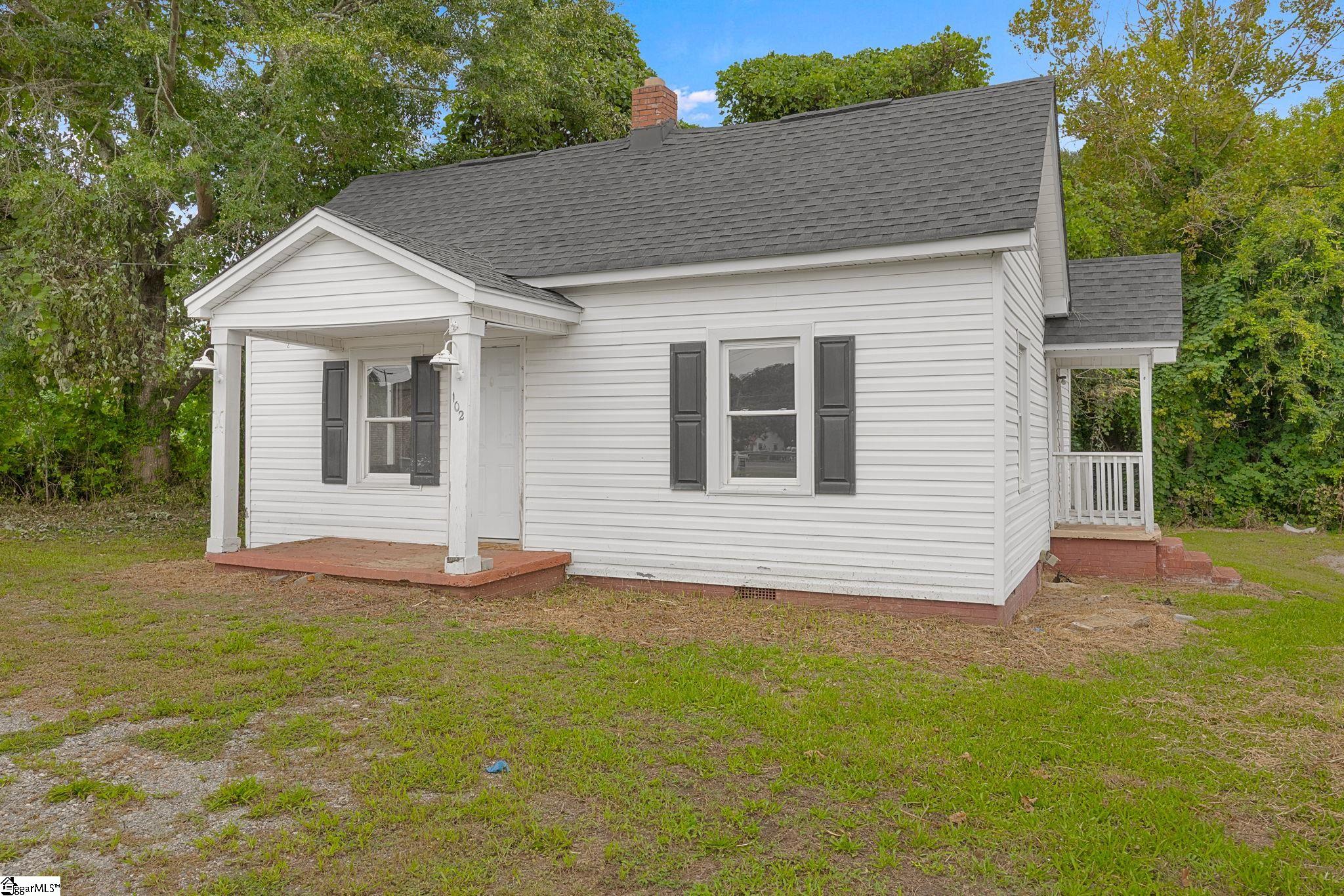 102 Sunset Drive Property Photo 2