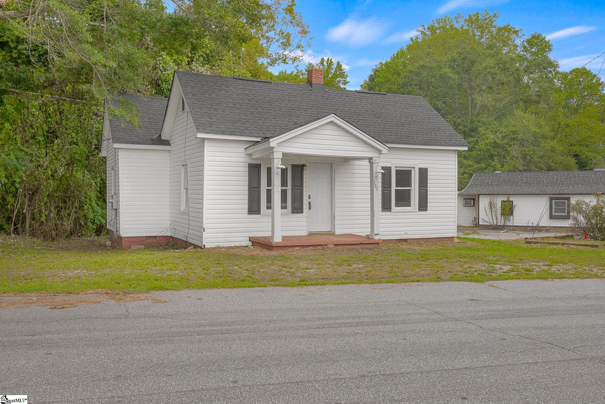 102 Sunset Drive Property Photo 3
